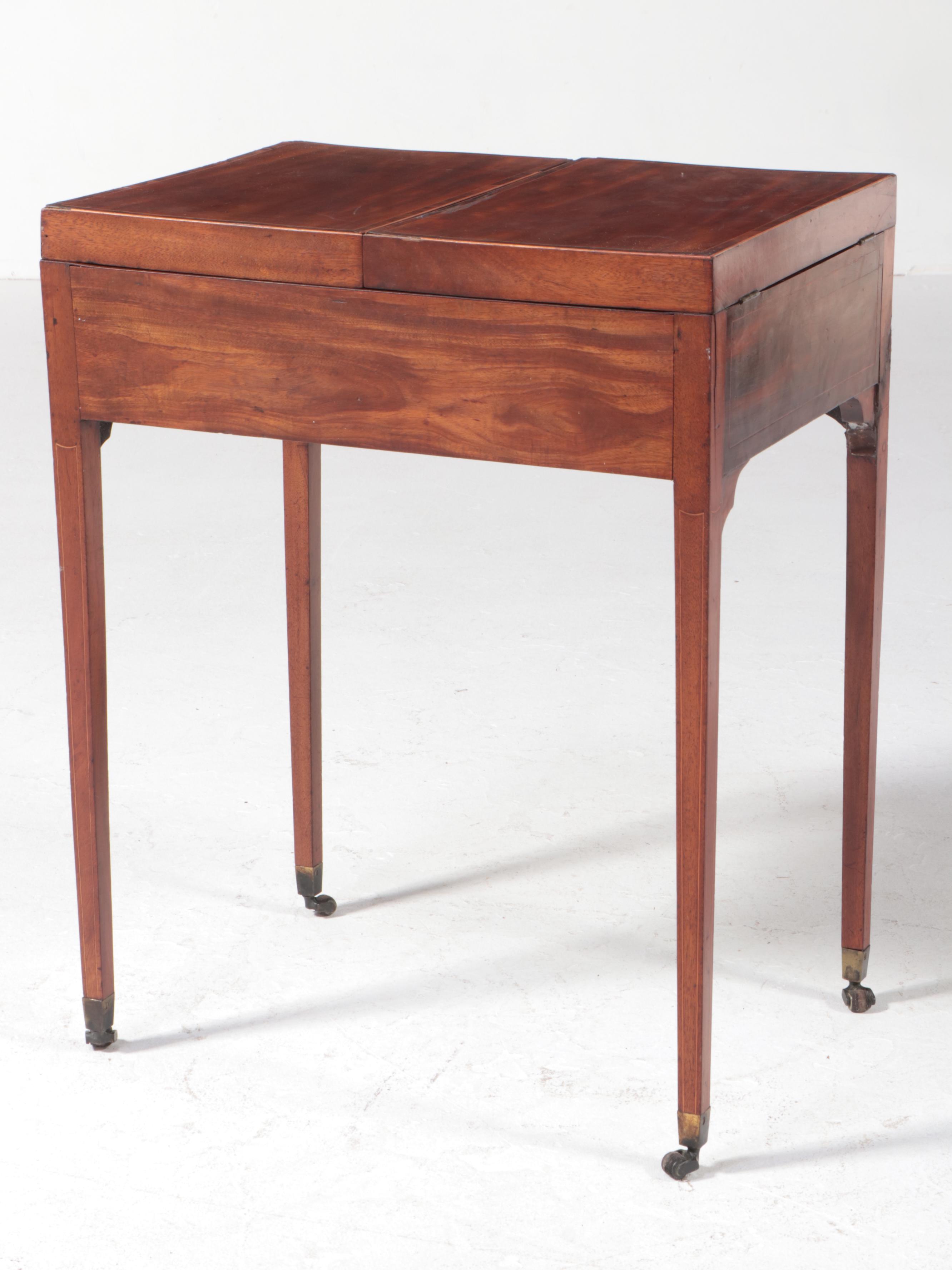 George III Mahogany and Crossbanded Enclosed Dressing Table, circa 1800