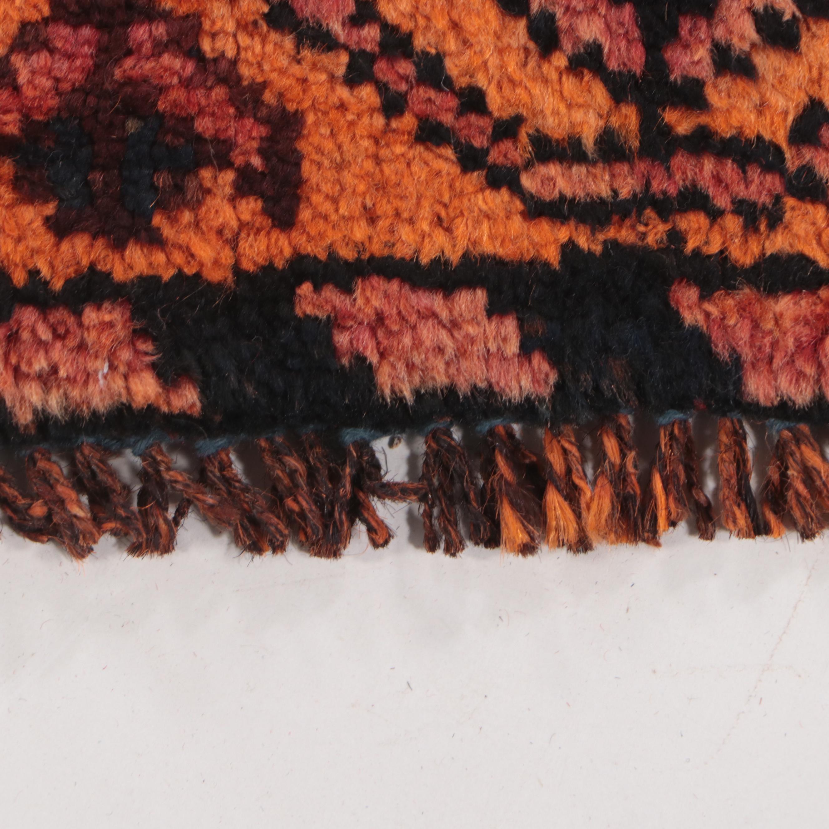 4' x 7'2 Hand-Knotted Persian Shiraz Area Rug