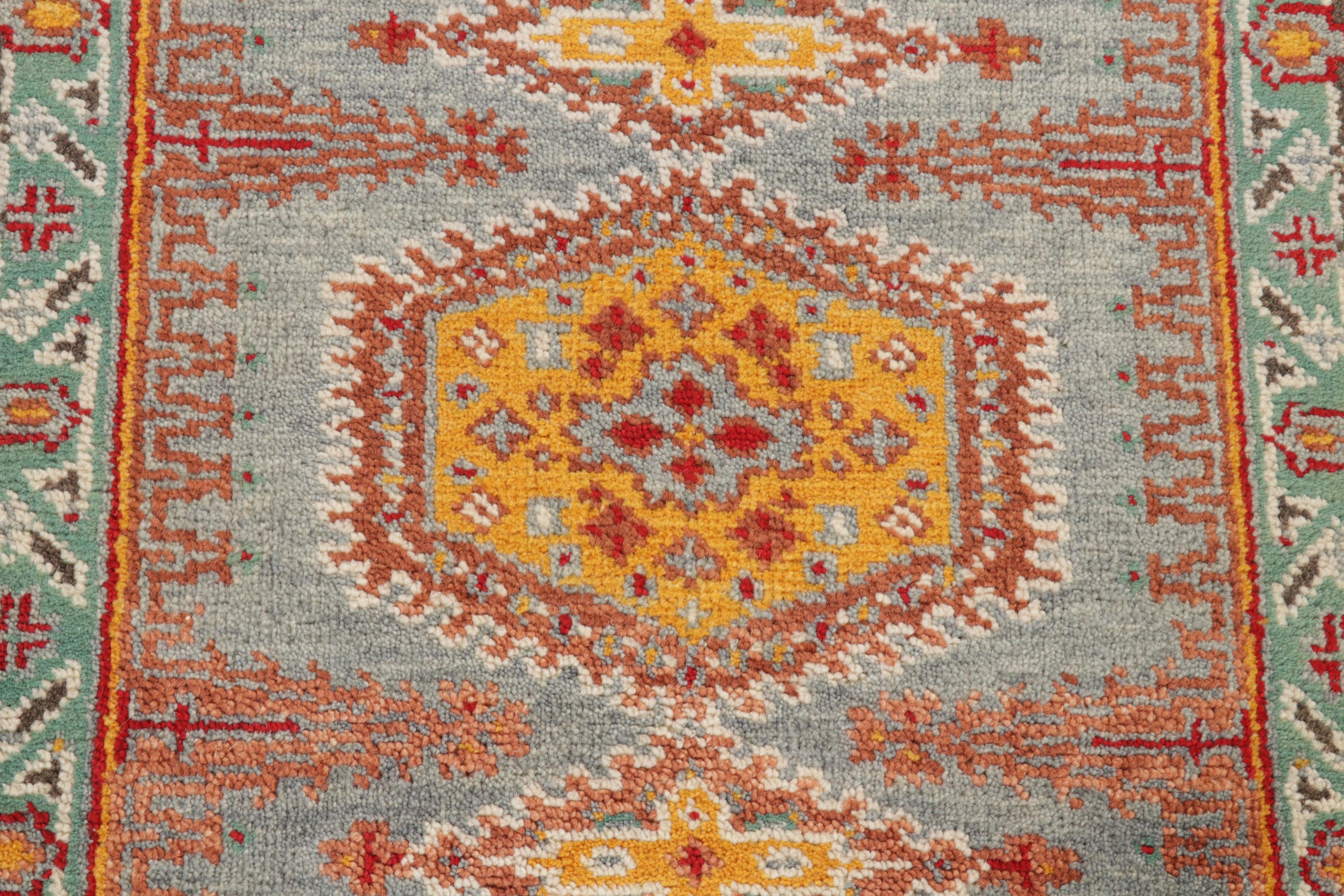 2'5 x 8'1 Hand-Knotted Indo-Persian Viss Carpet Runner