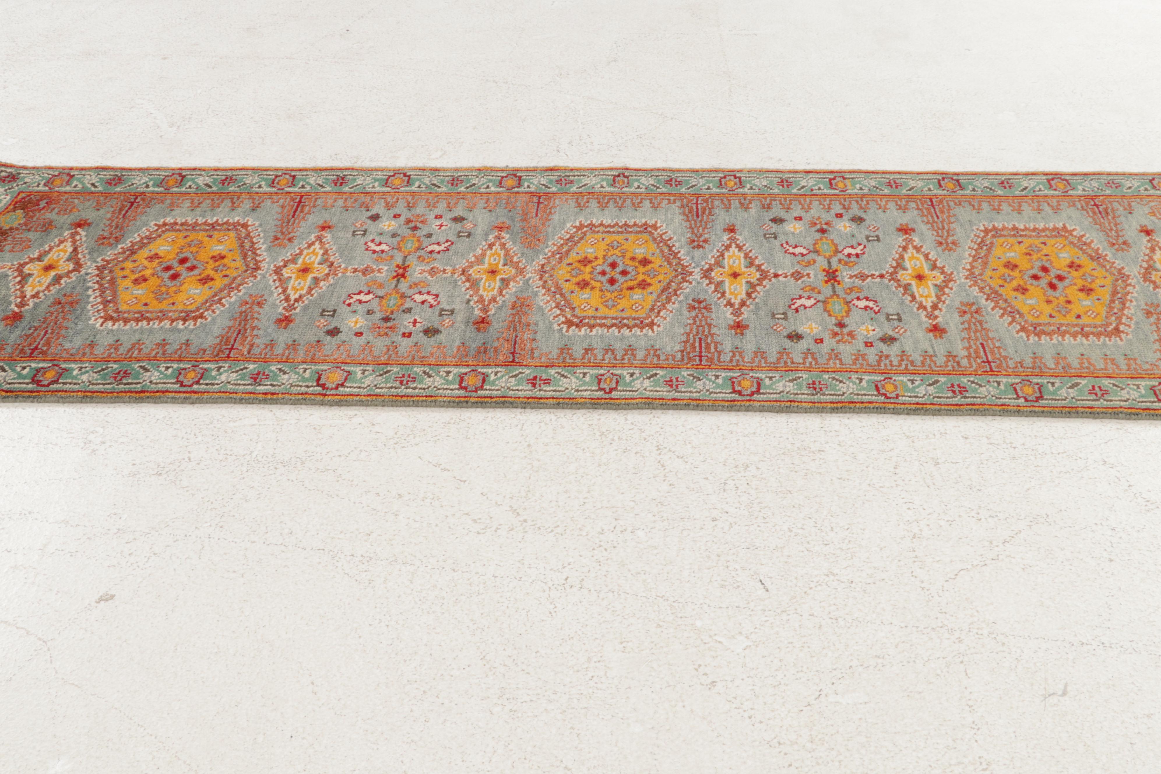 2'5 x 8'1 Hand-Knotted Indo-Persian Viss Carpet Runner