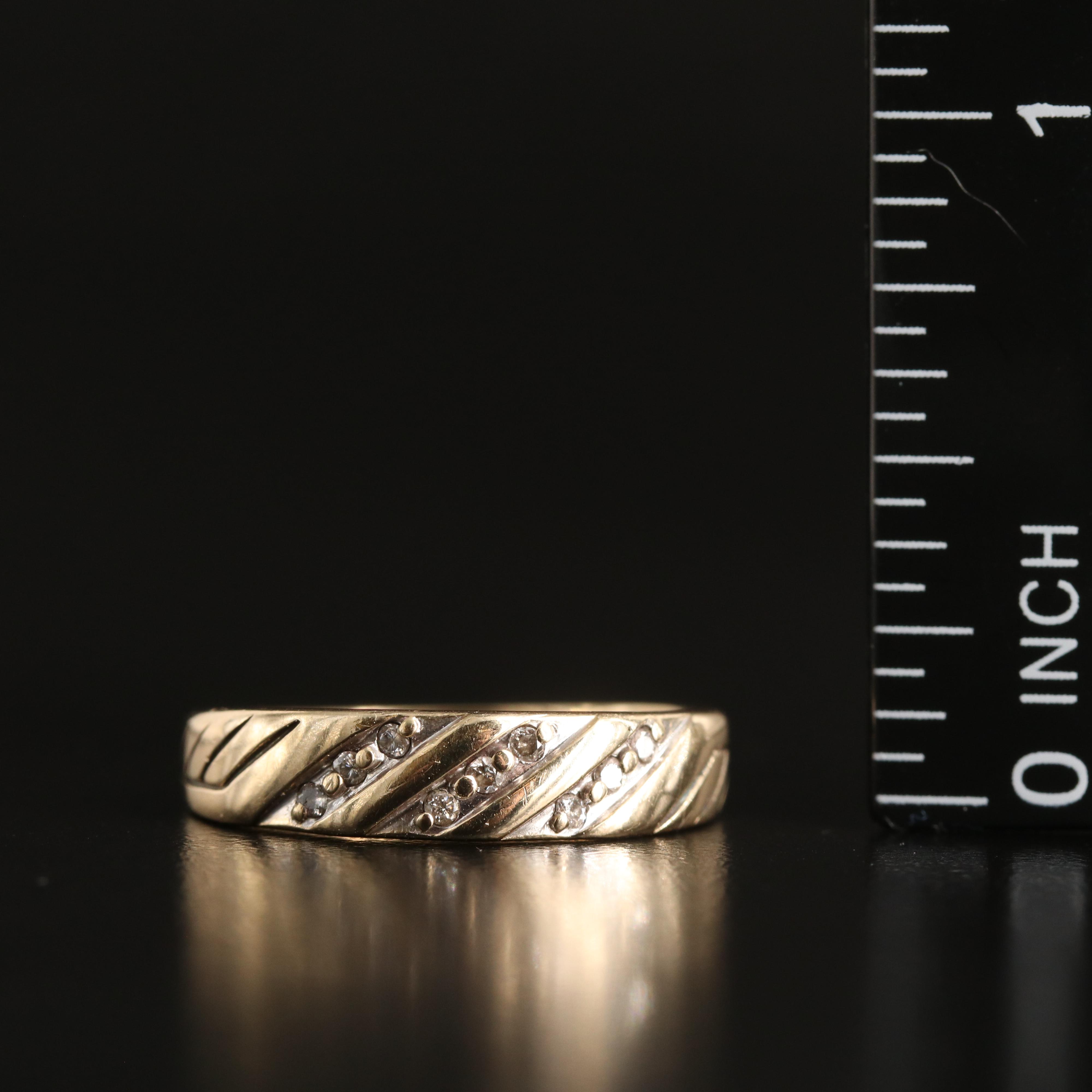 14K 0.10 CTW Diamond Band