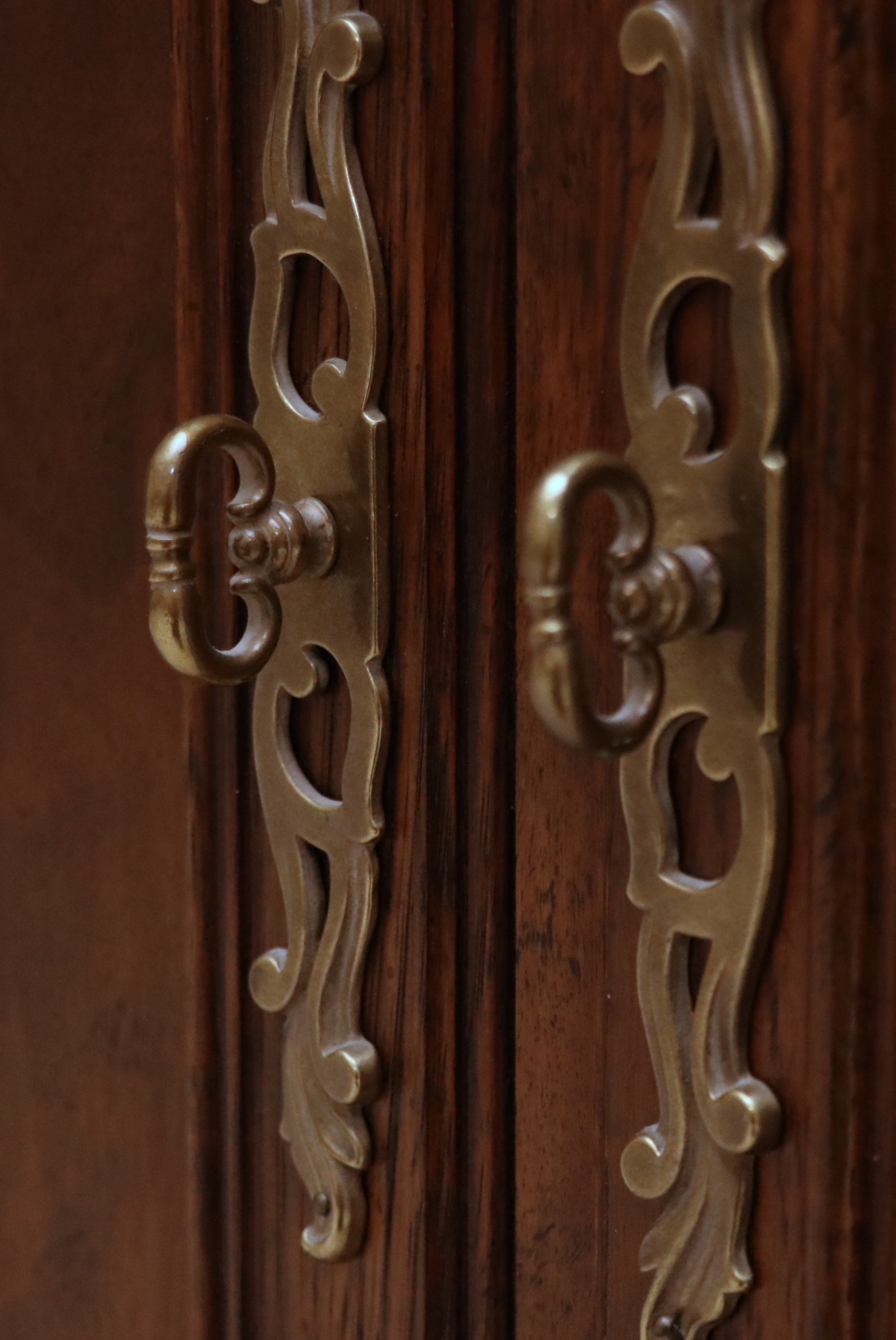 Drexel Heritage "Old Continent" Walnut Dresser with a Trifold Mirror