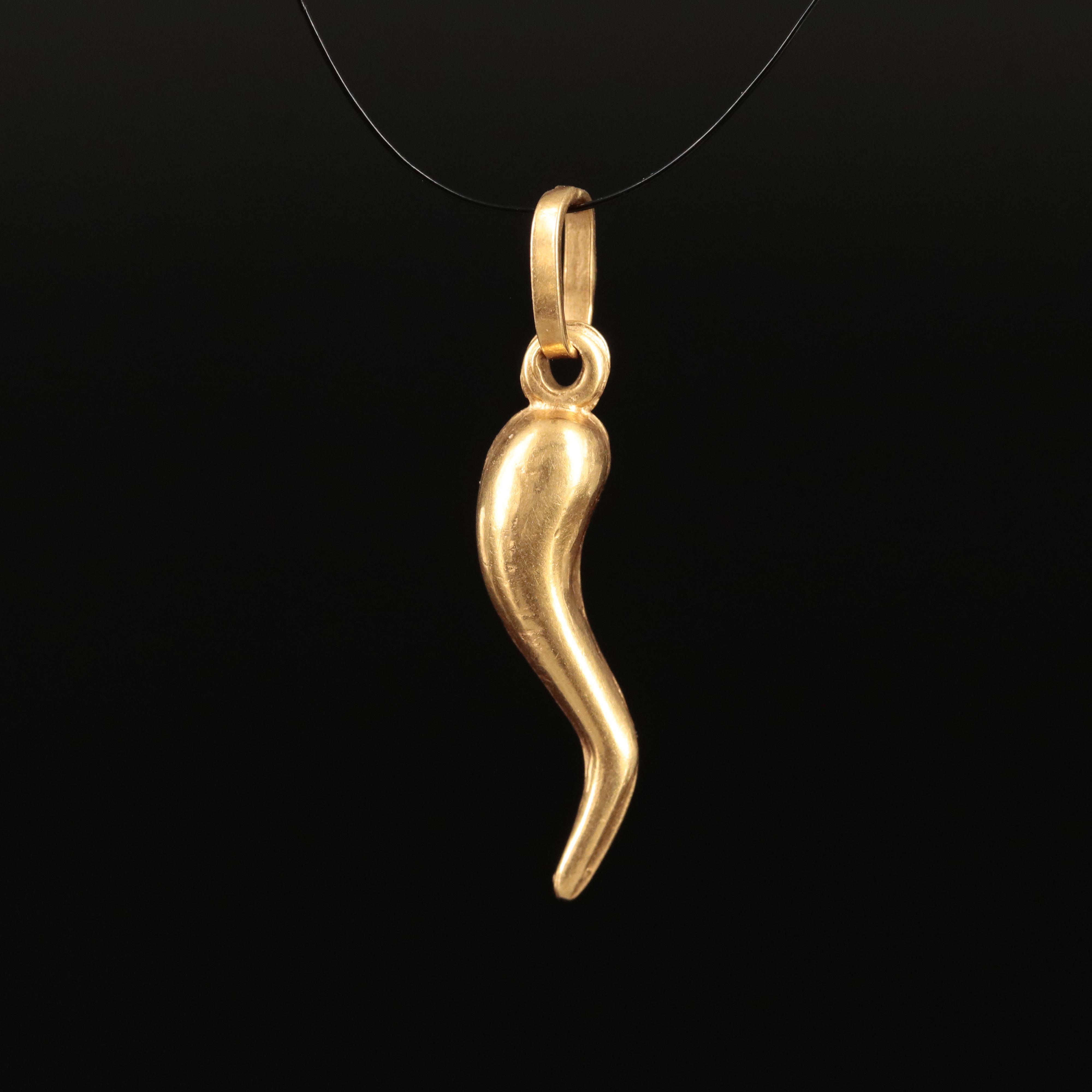 18K Cornicello Pendant