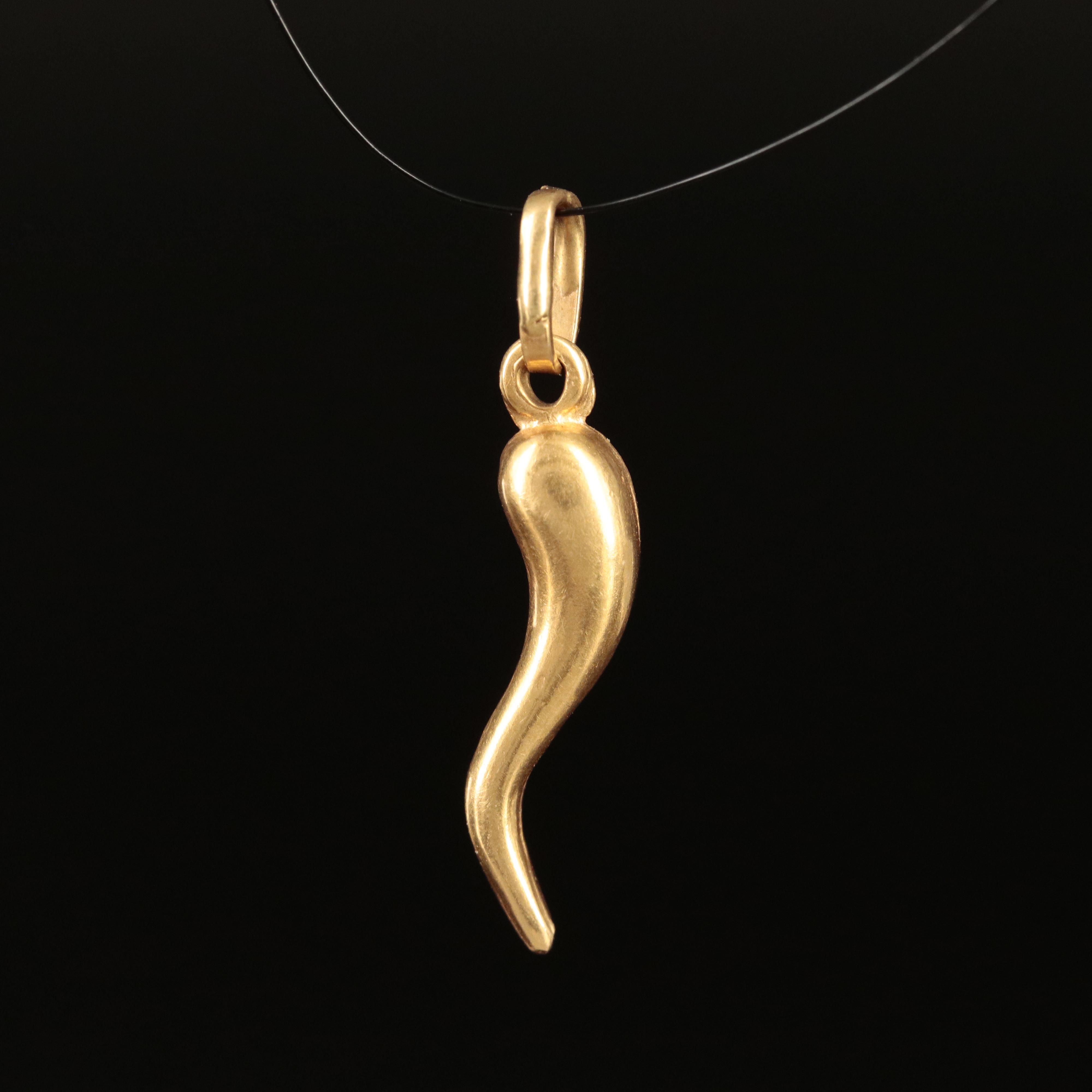 18K Cornicello Pendant