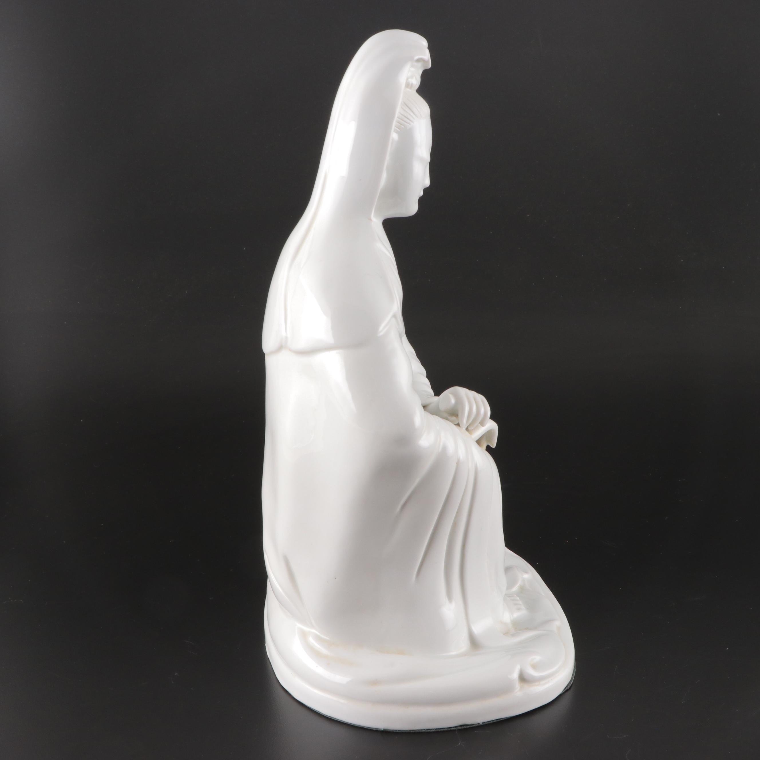 Chinese Porcelain Blanc de Chine Guanyin Figurine