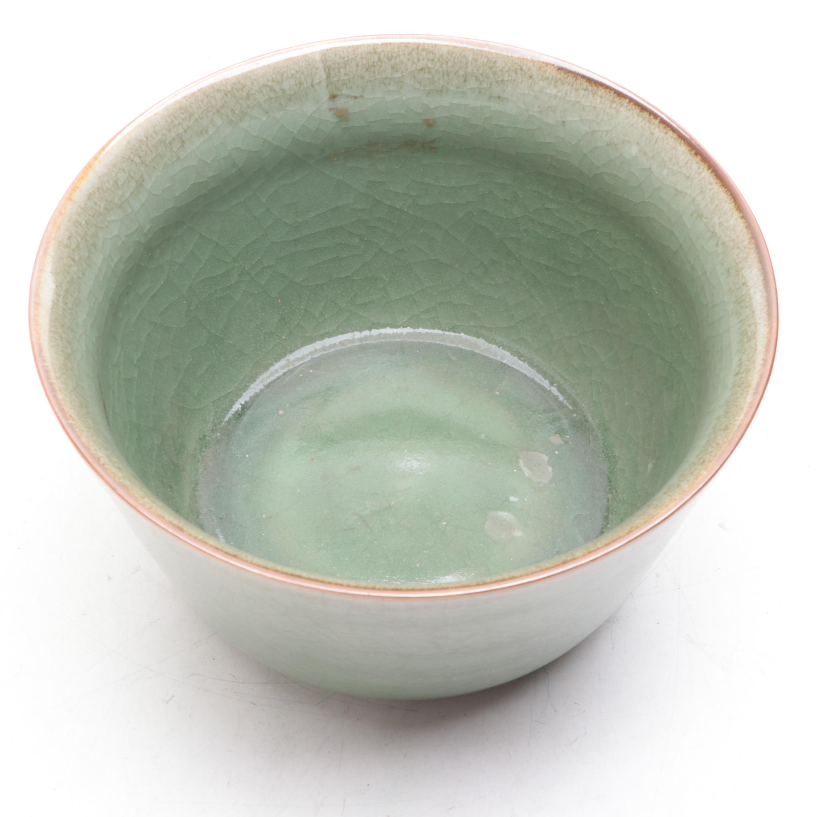 Chinese Earthenware Celadon Crackle Glaze Bowl