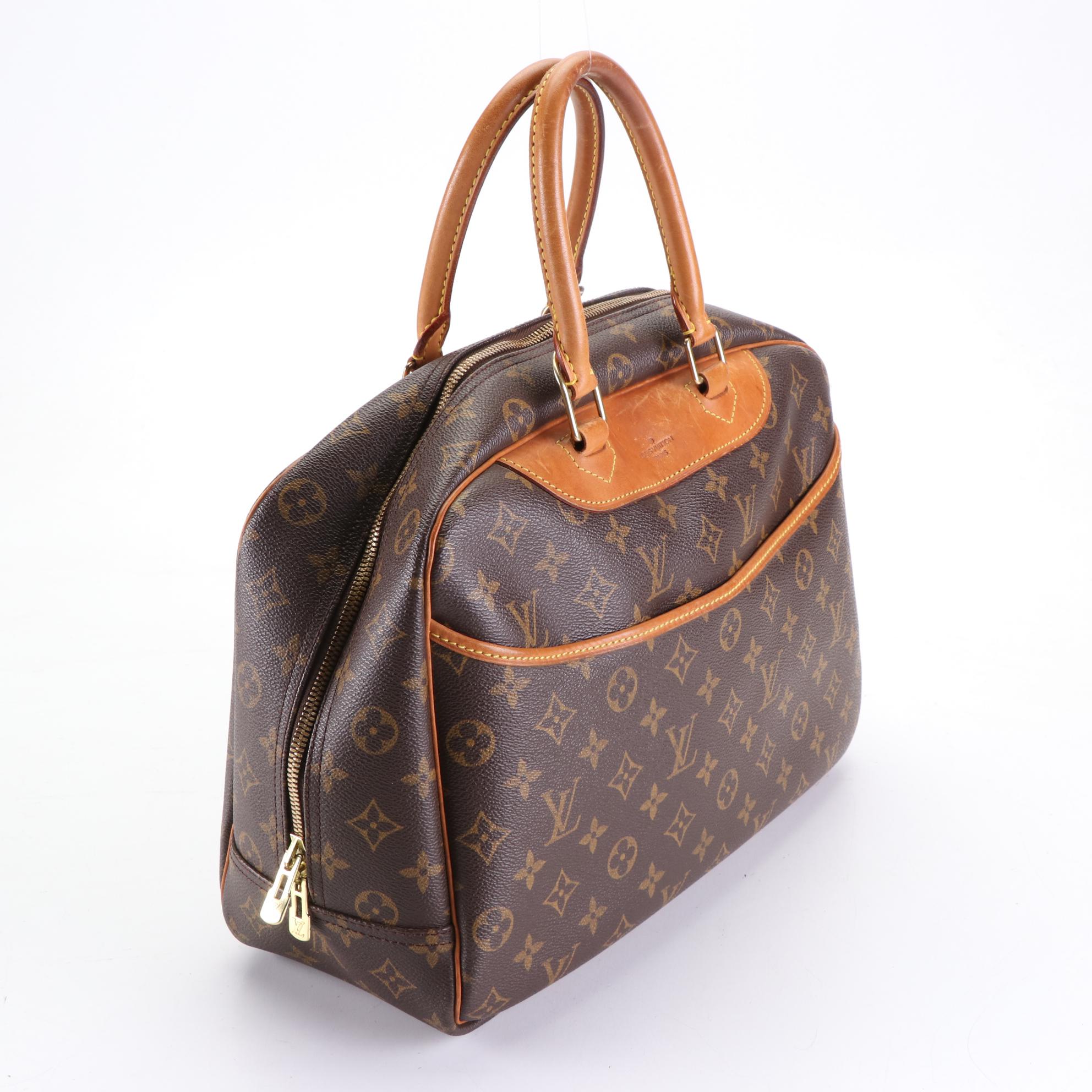 Louis Vuitton Deauville Bag in Monogram Canvas and Vachetta Leather