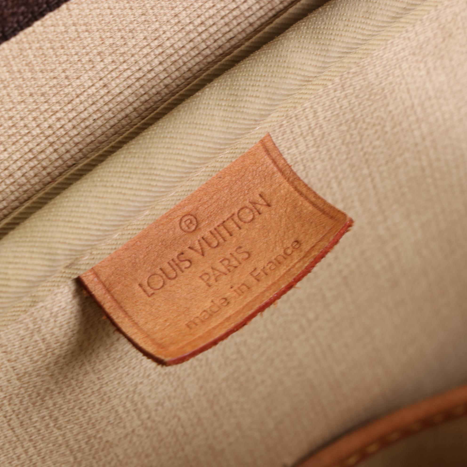 Louis Vuitton Deauville Bag in Monogram Canvas and Vachetta Leather