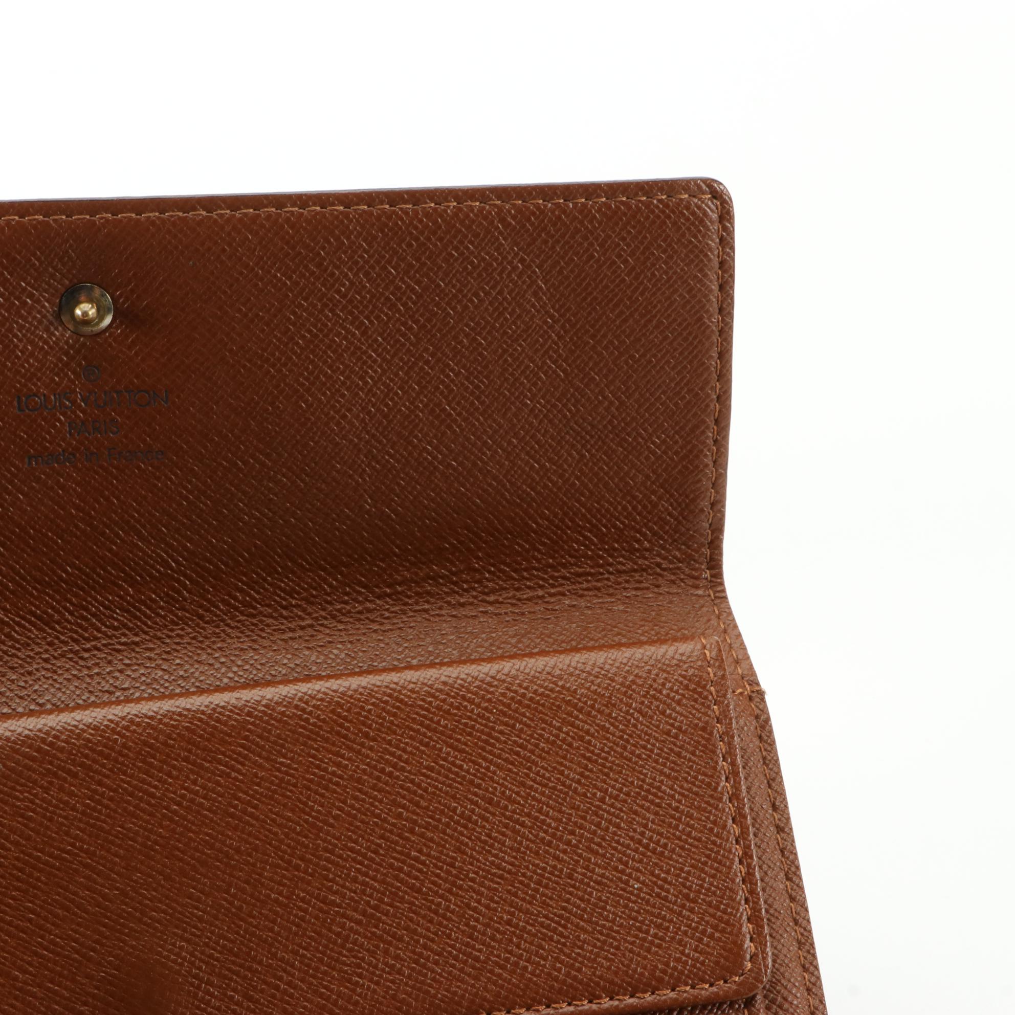 Louis Vuitton Portefeuille International in Monogram Canvas