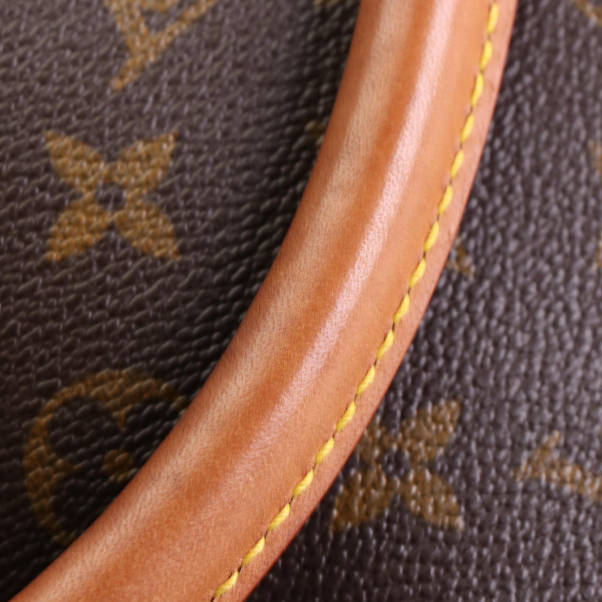 Louis Vuitton Looping GM in Monogram Canvas and Vachetta Leather