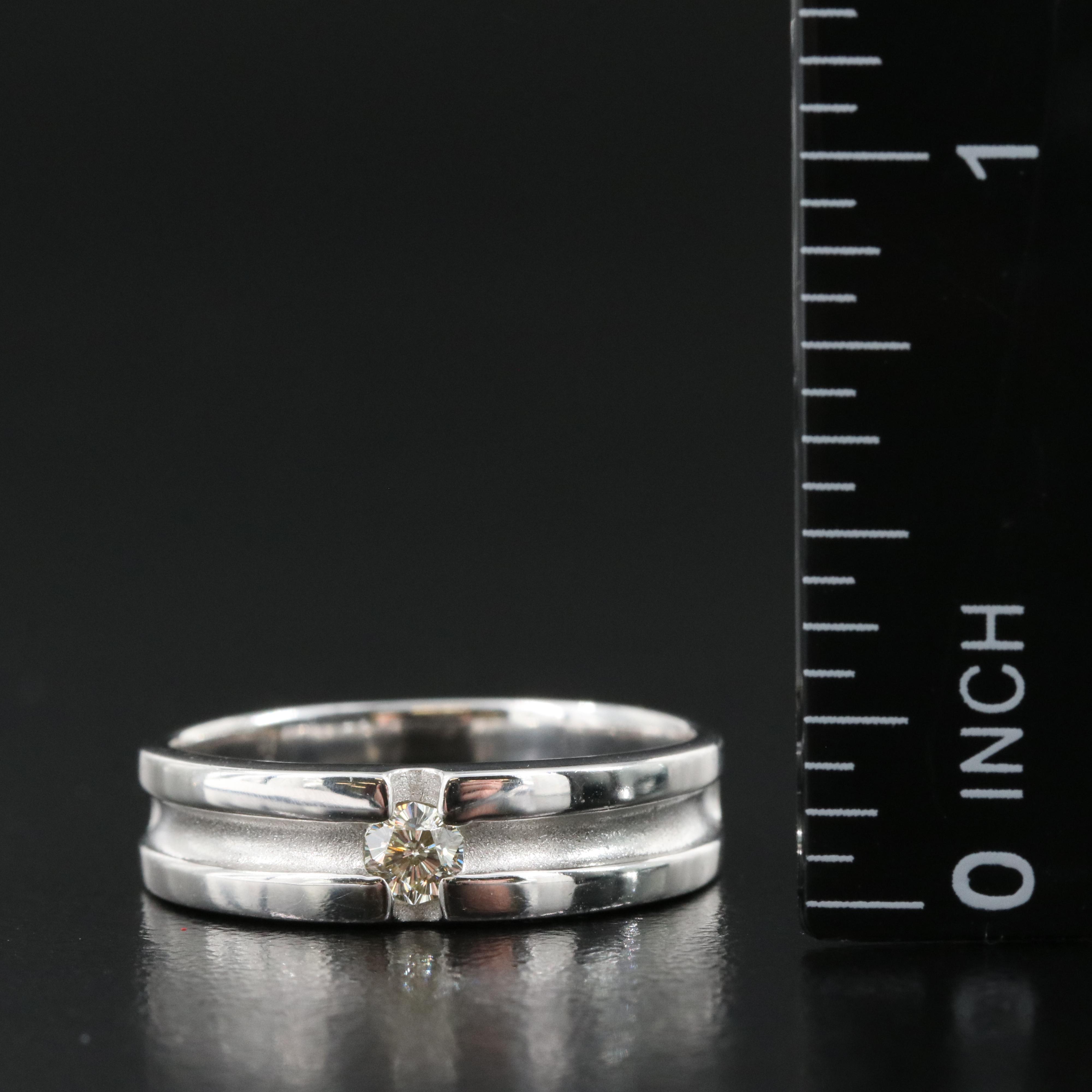 18K 0.16 CT Diamond Band