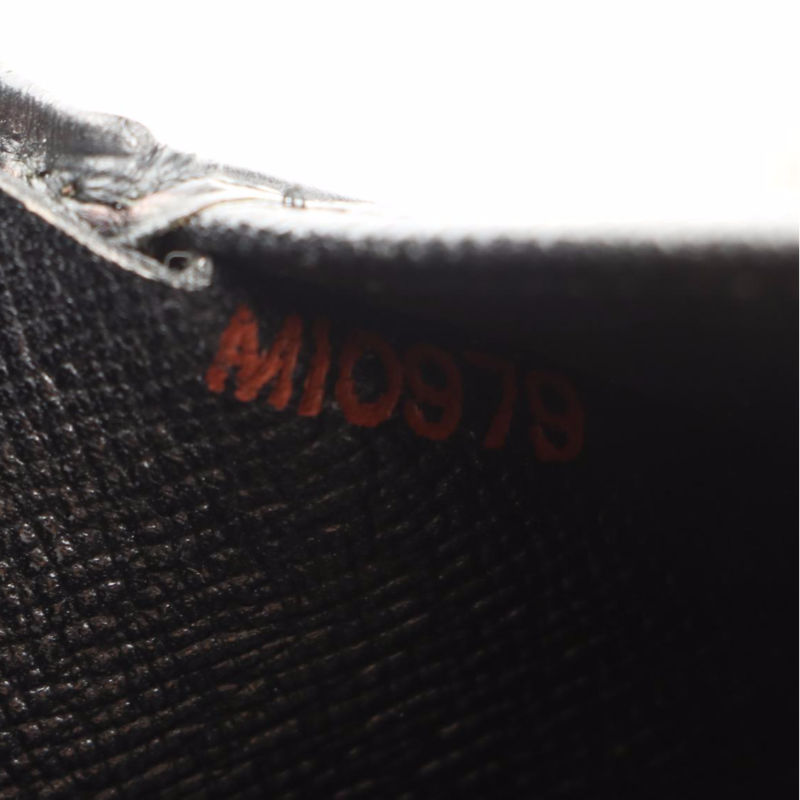 Louis Vuitton Porte-Billets, Cartes Crédit, Monnaie in Epi Leather