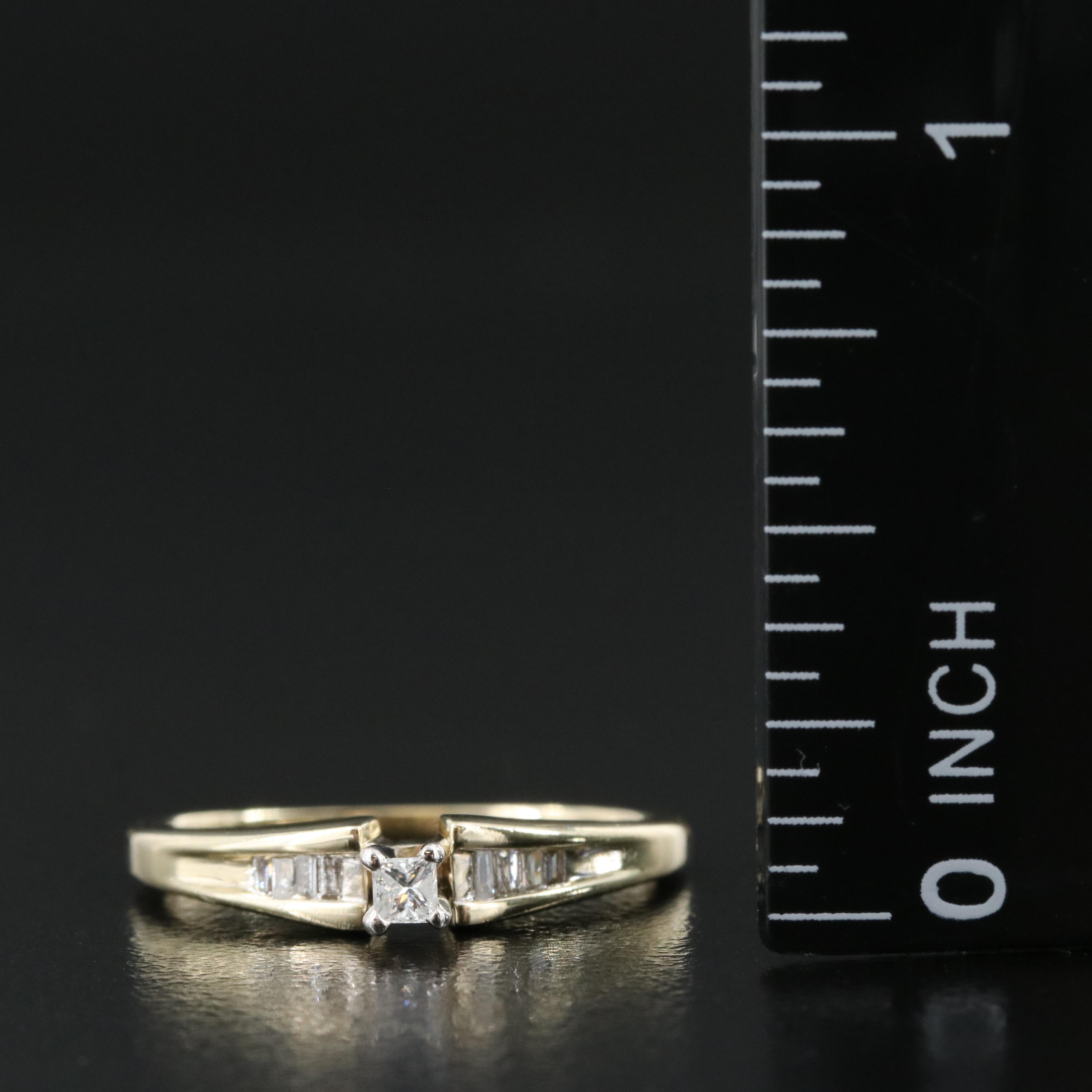 10K 0.11 CTW Diamond Ring