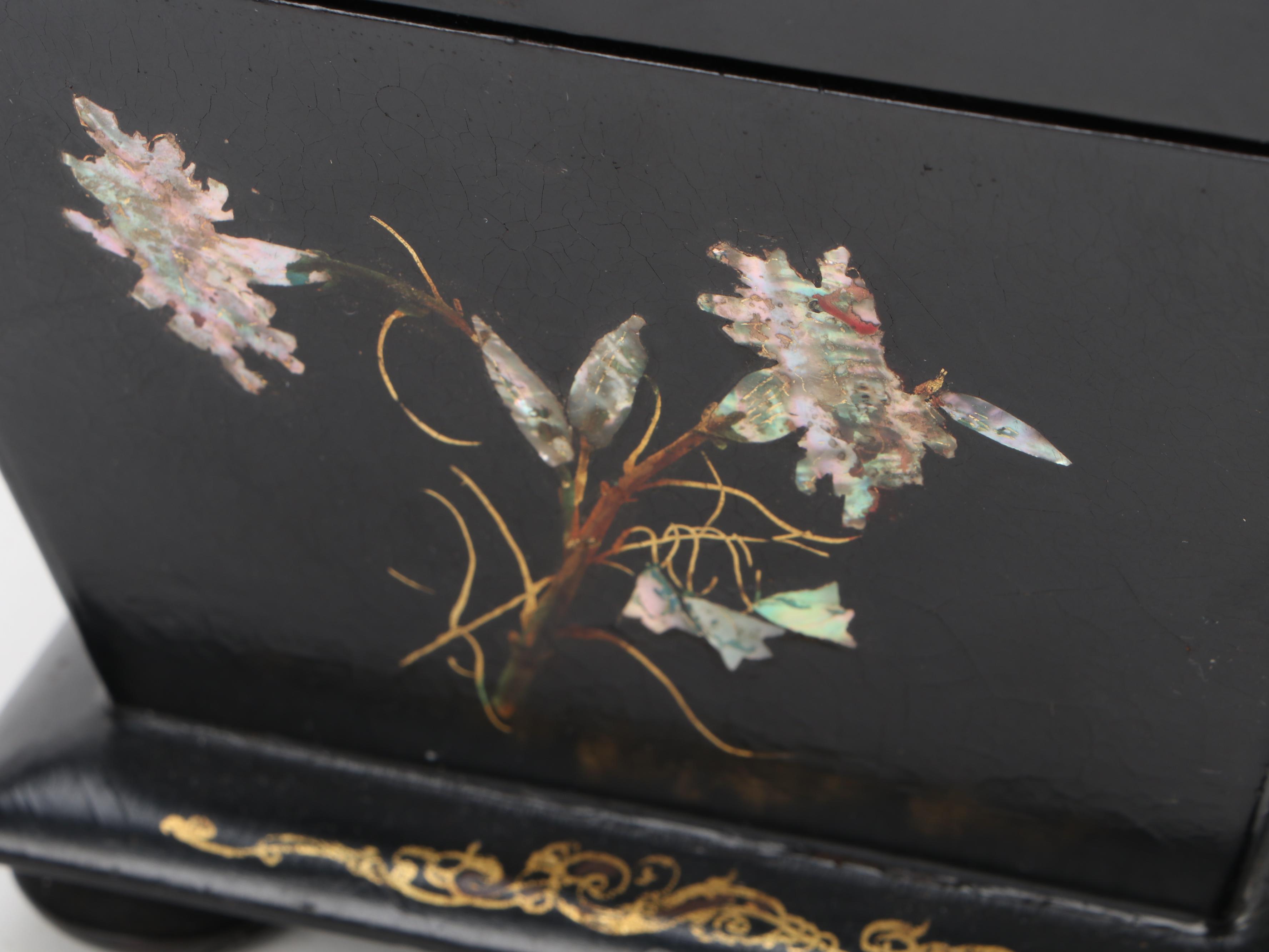 Victorian Papier-mâché And Shell-Decorated Tea Caddy