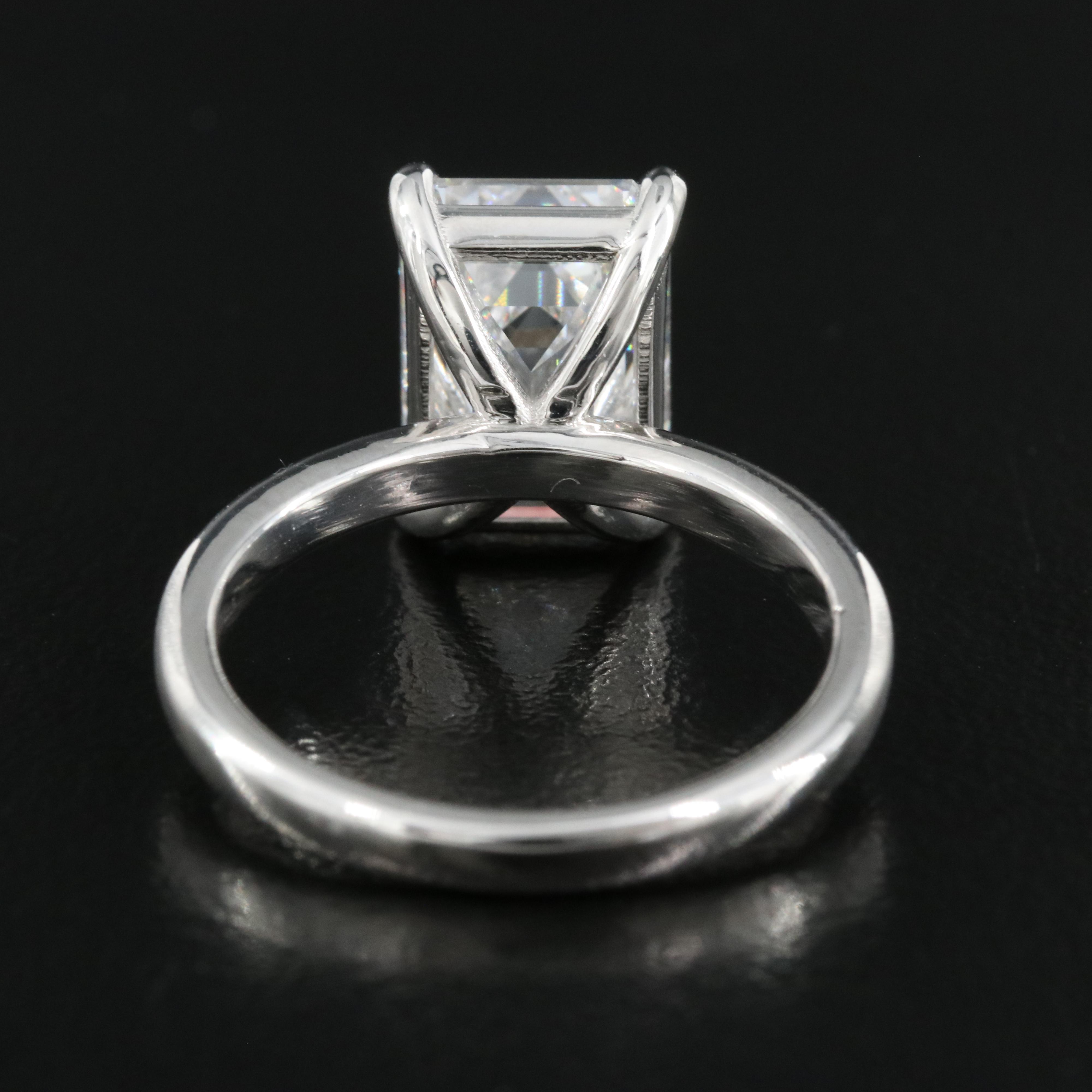 18K 5.01 CT Lab Grown Diamond Solitaire Ring with IGI Report