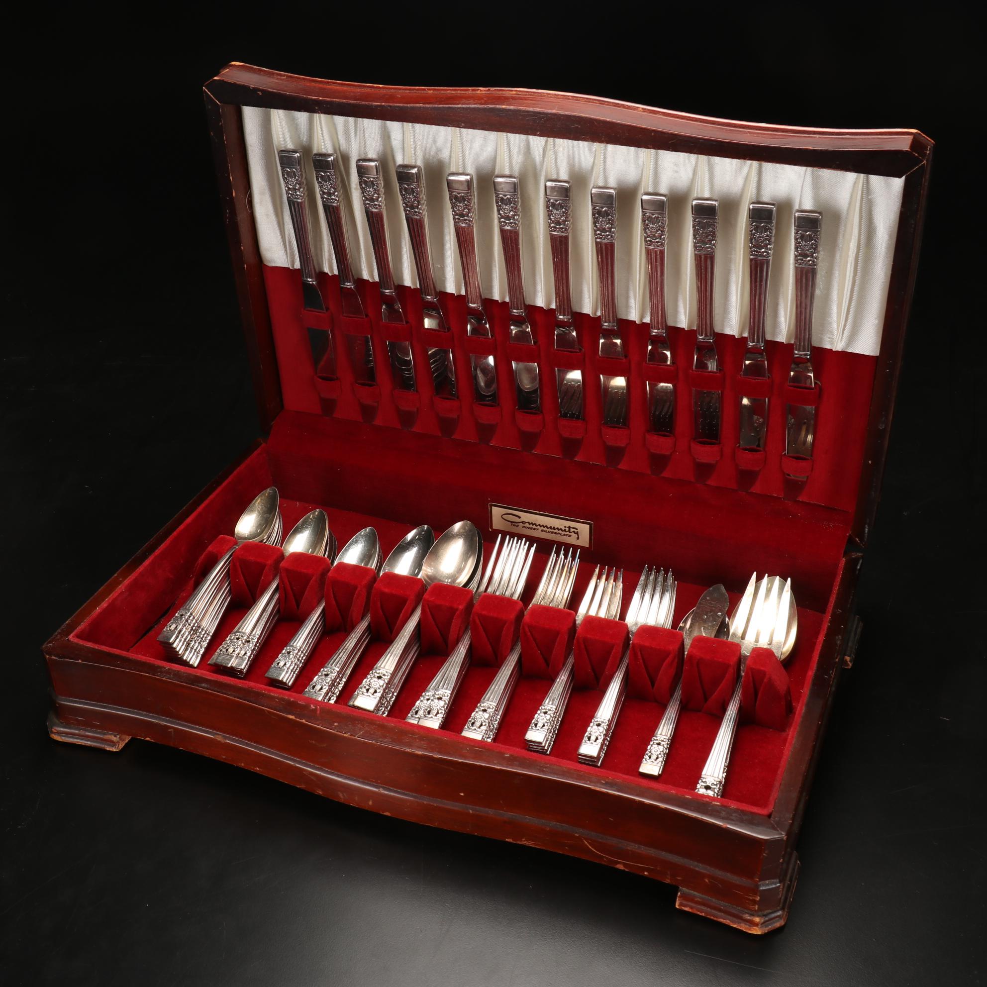 Oneida Silver "Coronation" Silver Plate Flatware in Wooden Case, 1936-2004