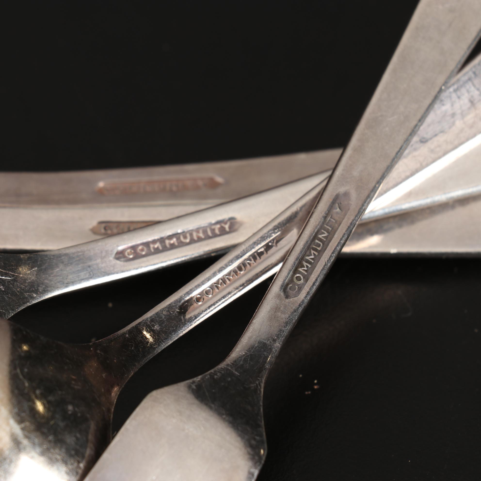 Oneida Silver "Coronation" Silver Plate Flatware in Wooden Case, 1936-2004