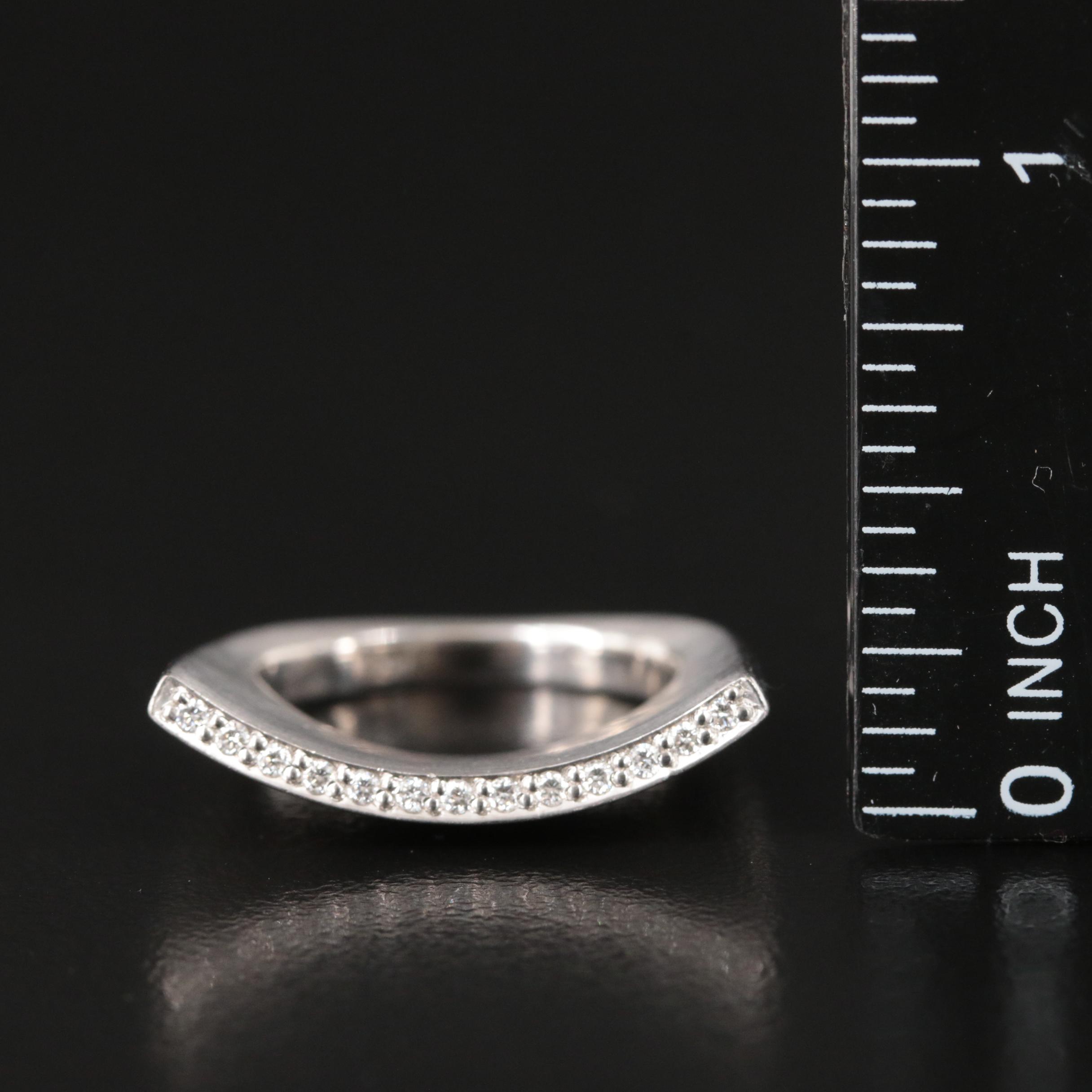 18K 0.16 CTW Diamond Contour Ring