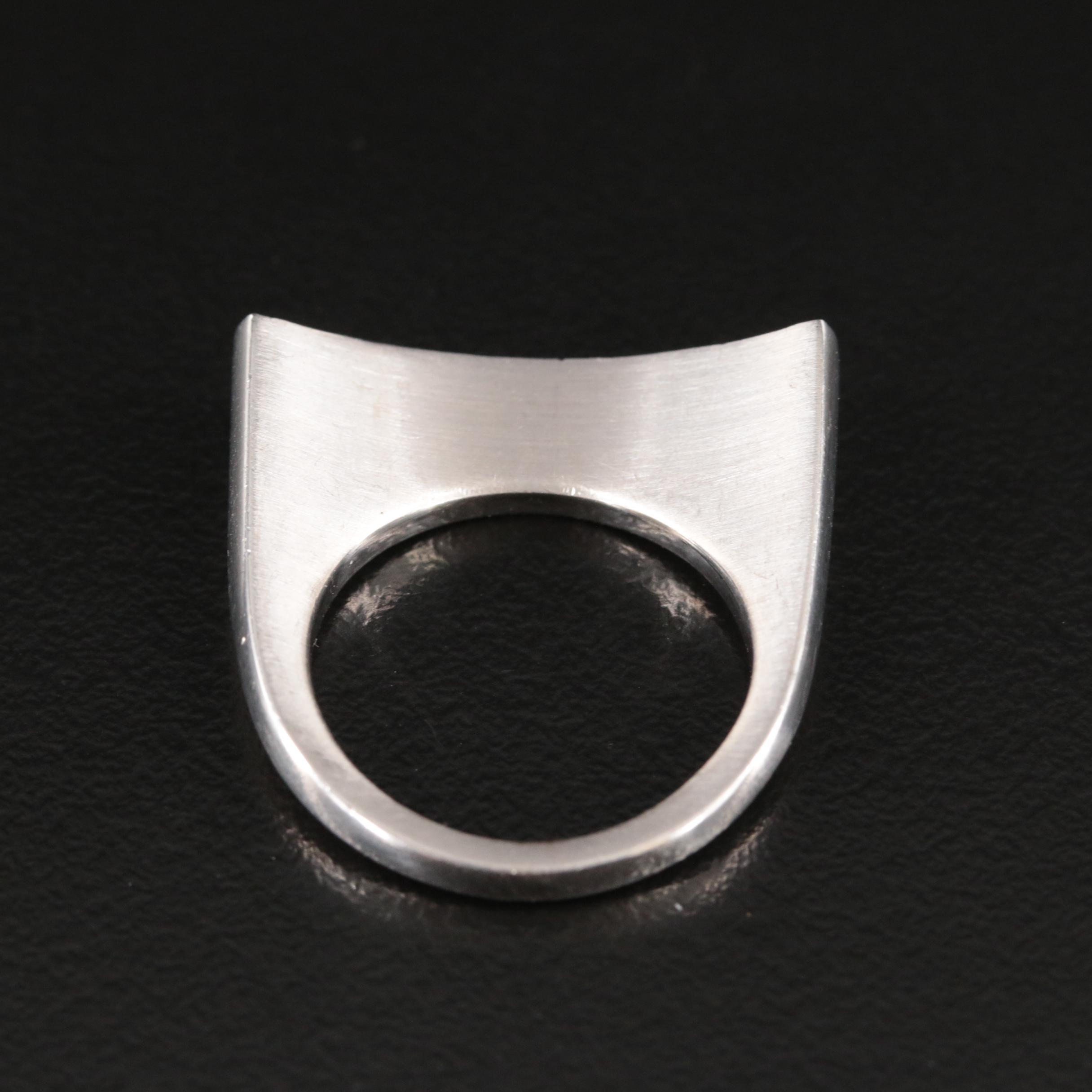 18K 0.16 CTW Diamond Contour Ring