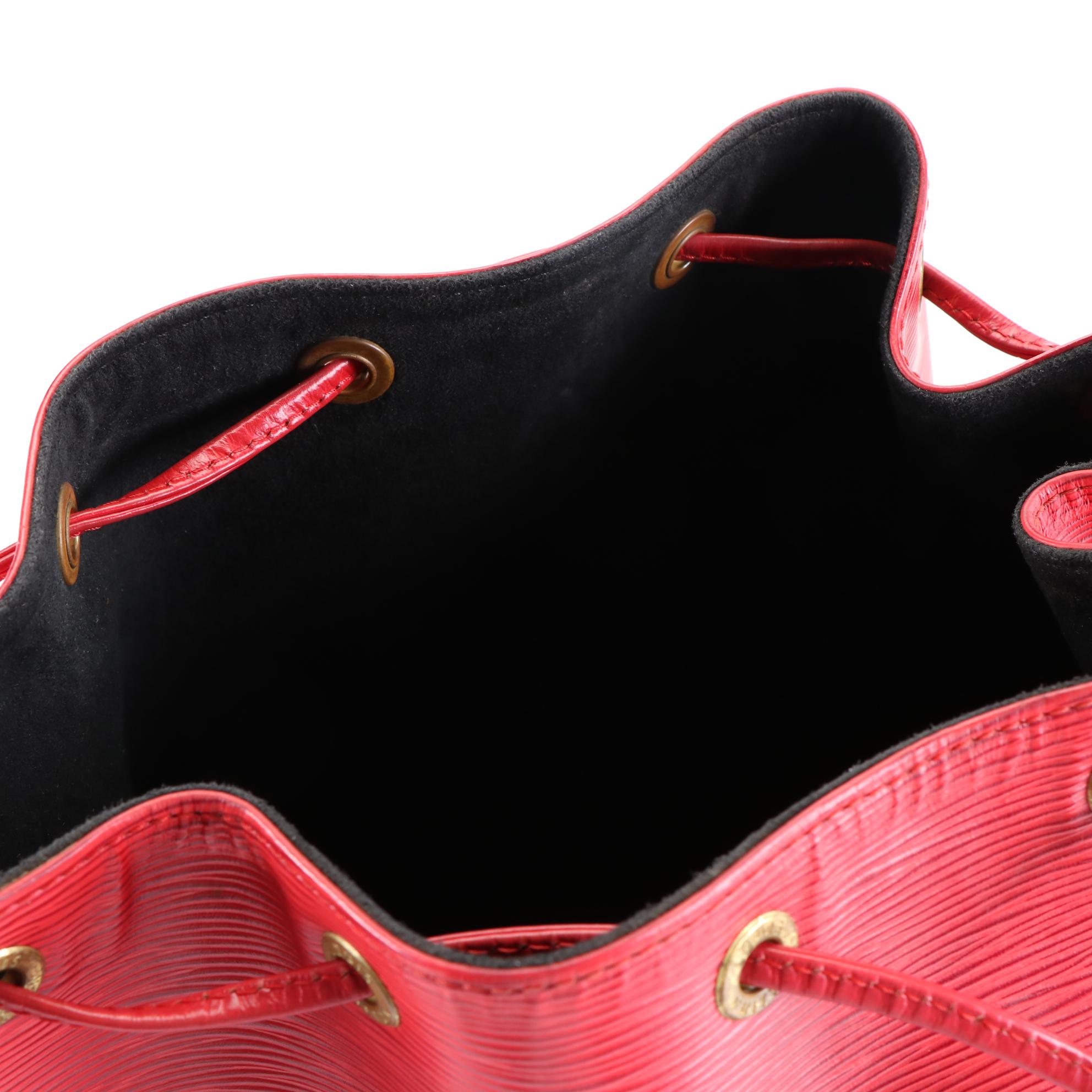 Louis Vuitton Petit Noé Bucket Bag in Red Epi Leather