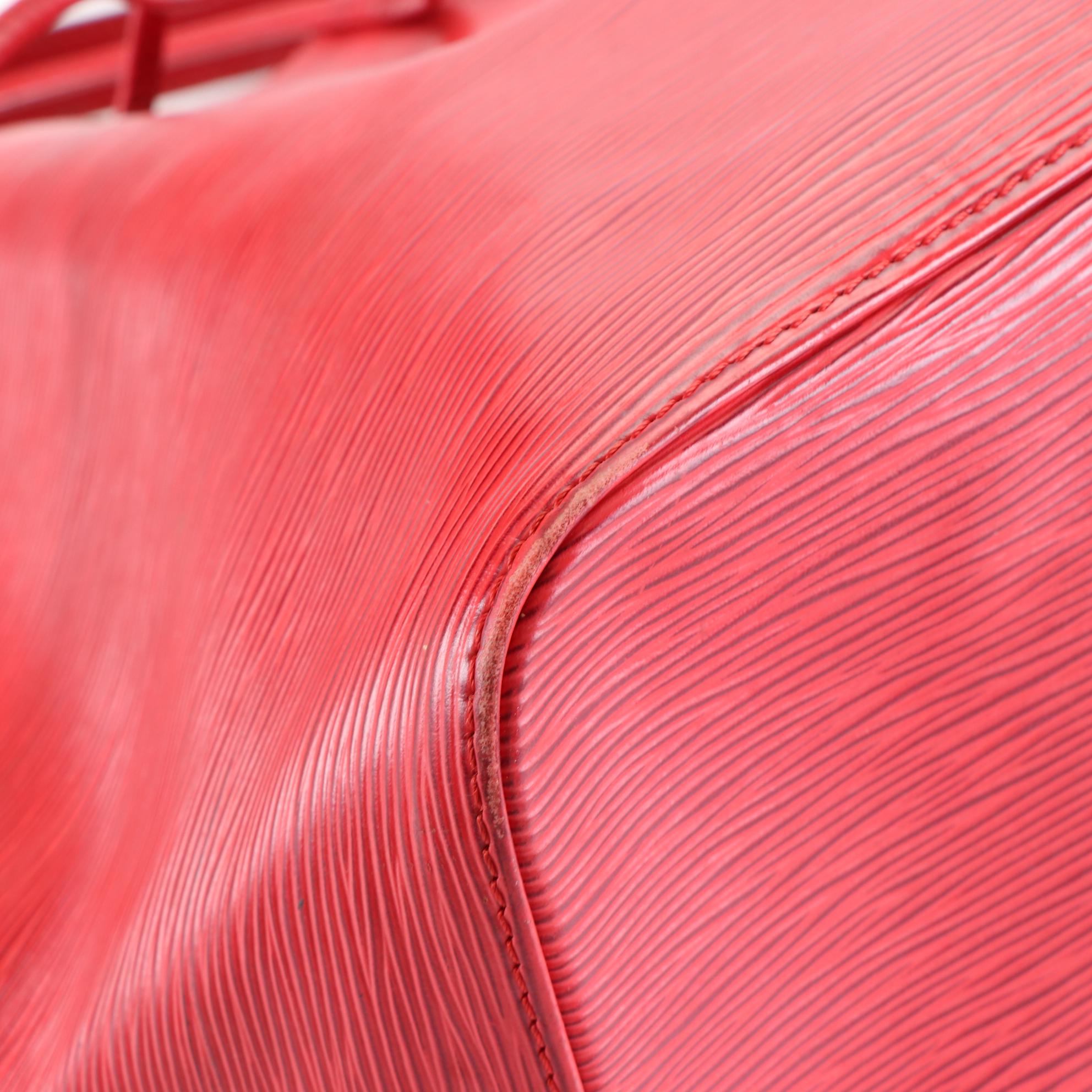 Louis Vuitton Petit Noé Bucket Bag in Red Epi Leather
