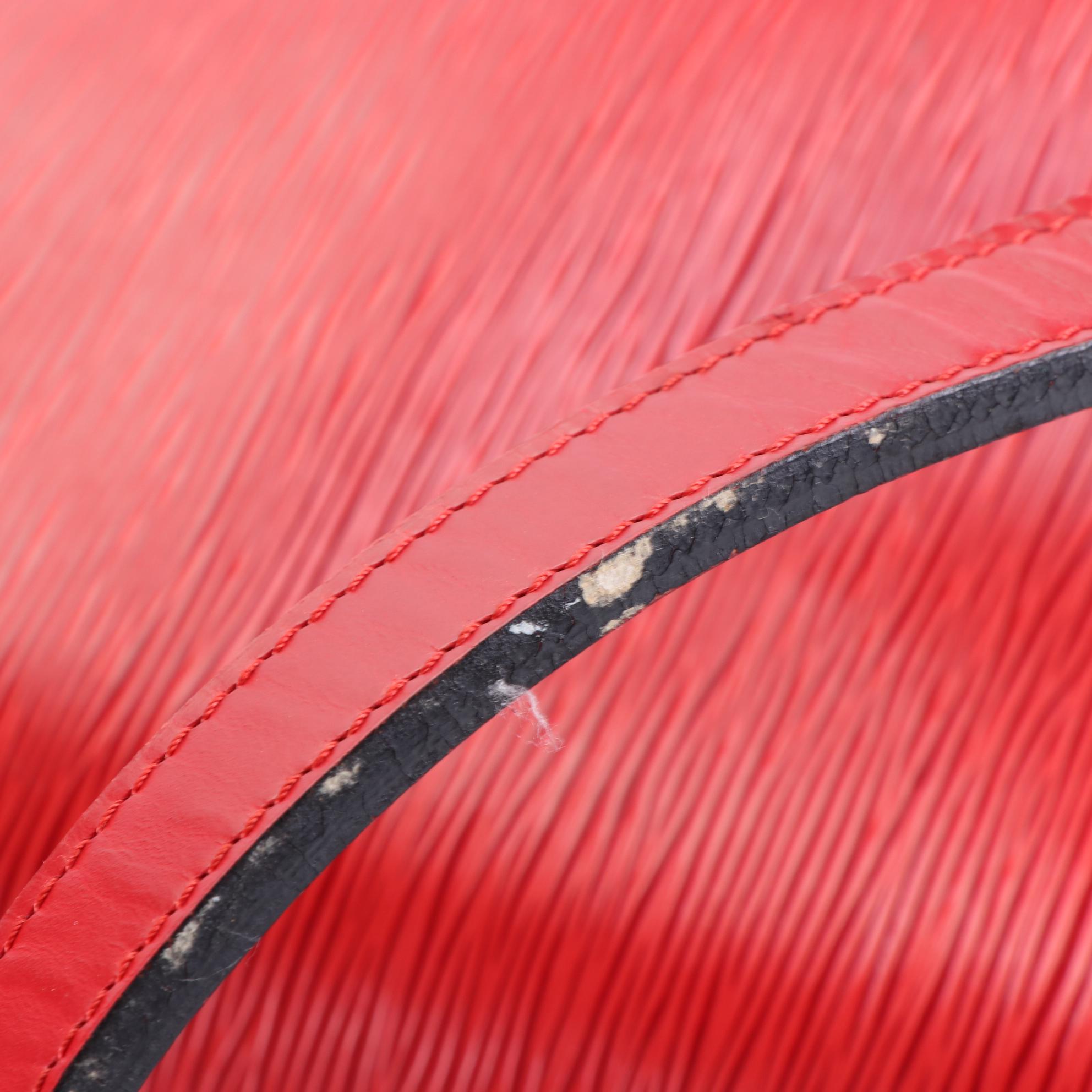 Louis Vuitton Petit Noé Bucket Bag in Red Epi Leather