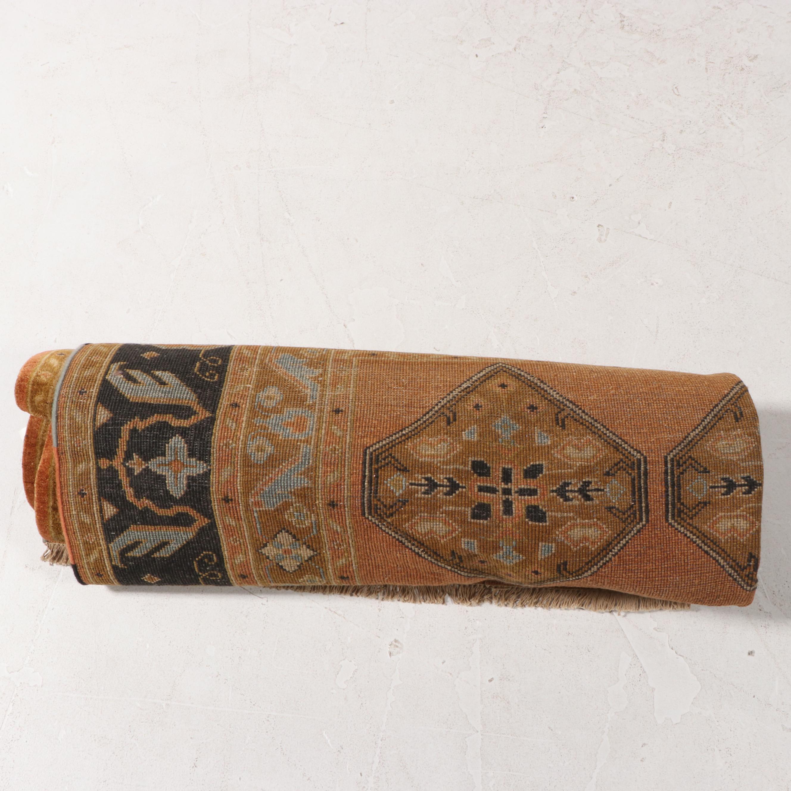 7'8 x 10'1 Hand-Knotted Indian Agra Area Rug