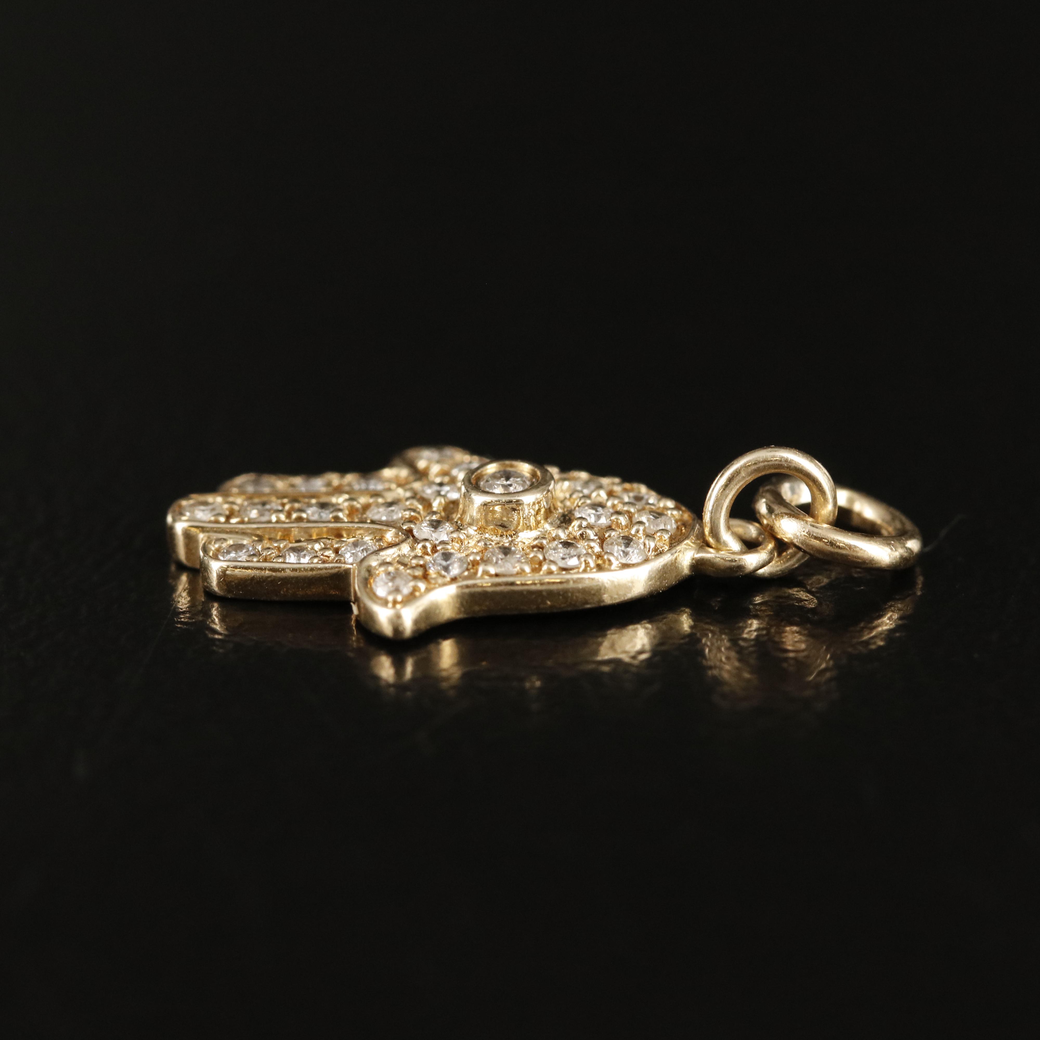 14K 0.21 CTW Diamond Hamsa Pendant