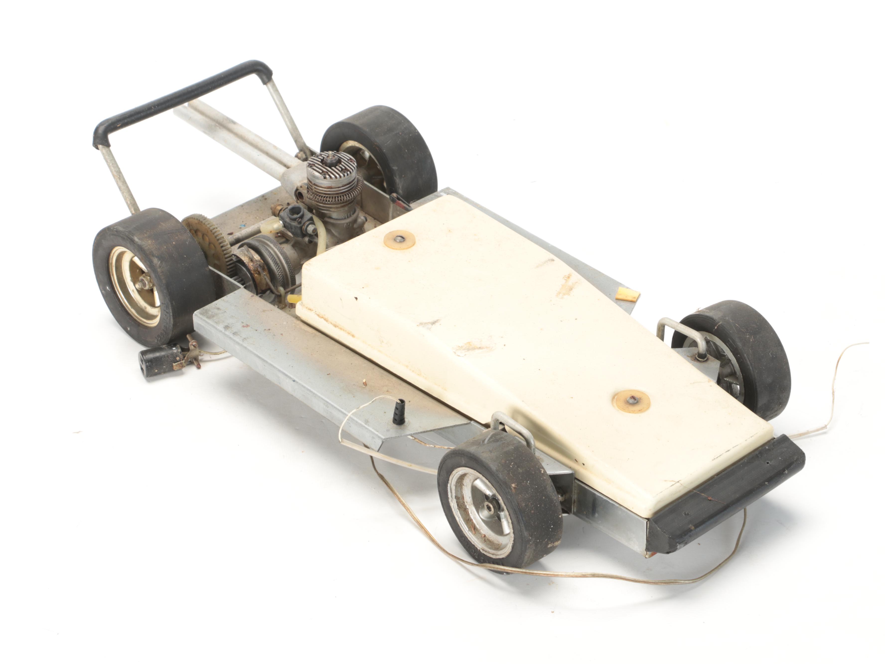 LaTrax Corvette Stingray, Heathkit Ford GT40 Remote Control Cars, Late 20th C.