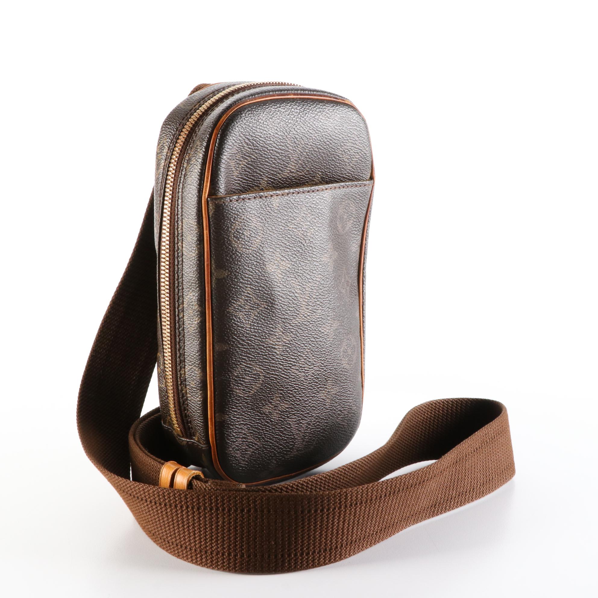 Louis Vuitton Pochette Gange Bag in Monogram Canvas and Leather