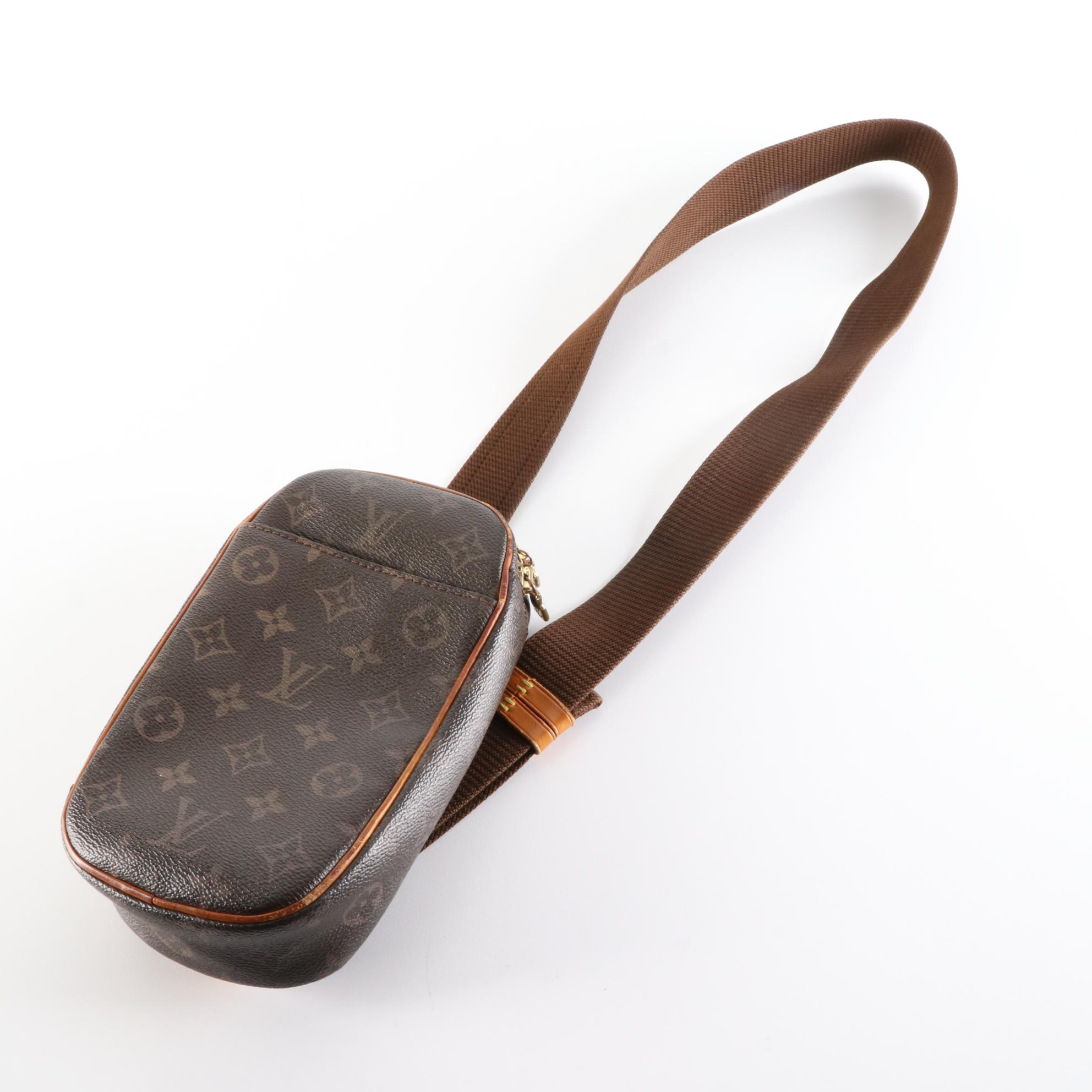 Louis Vuitton Pochette Gange Bag in Monogram Canvas and Leather