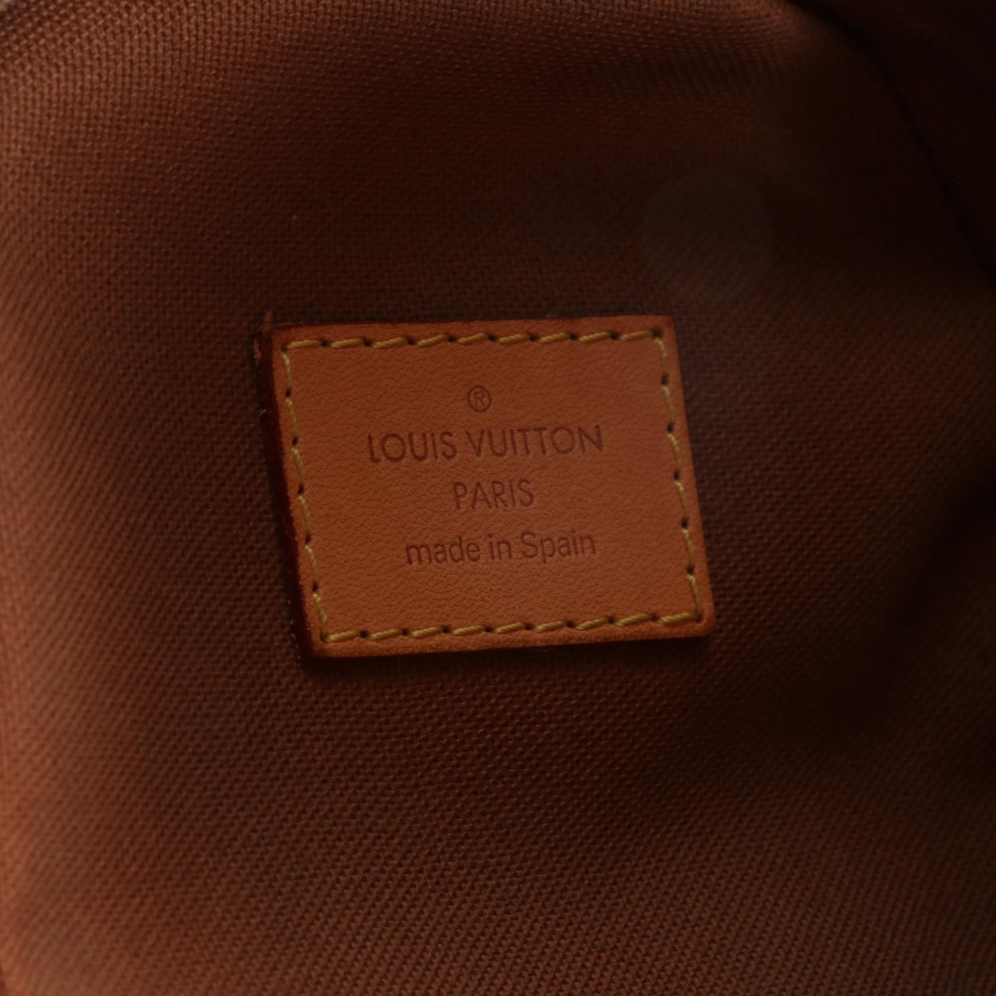 Louis Vuitton Pochette Gange Bag in Monogram Canvas and Leather