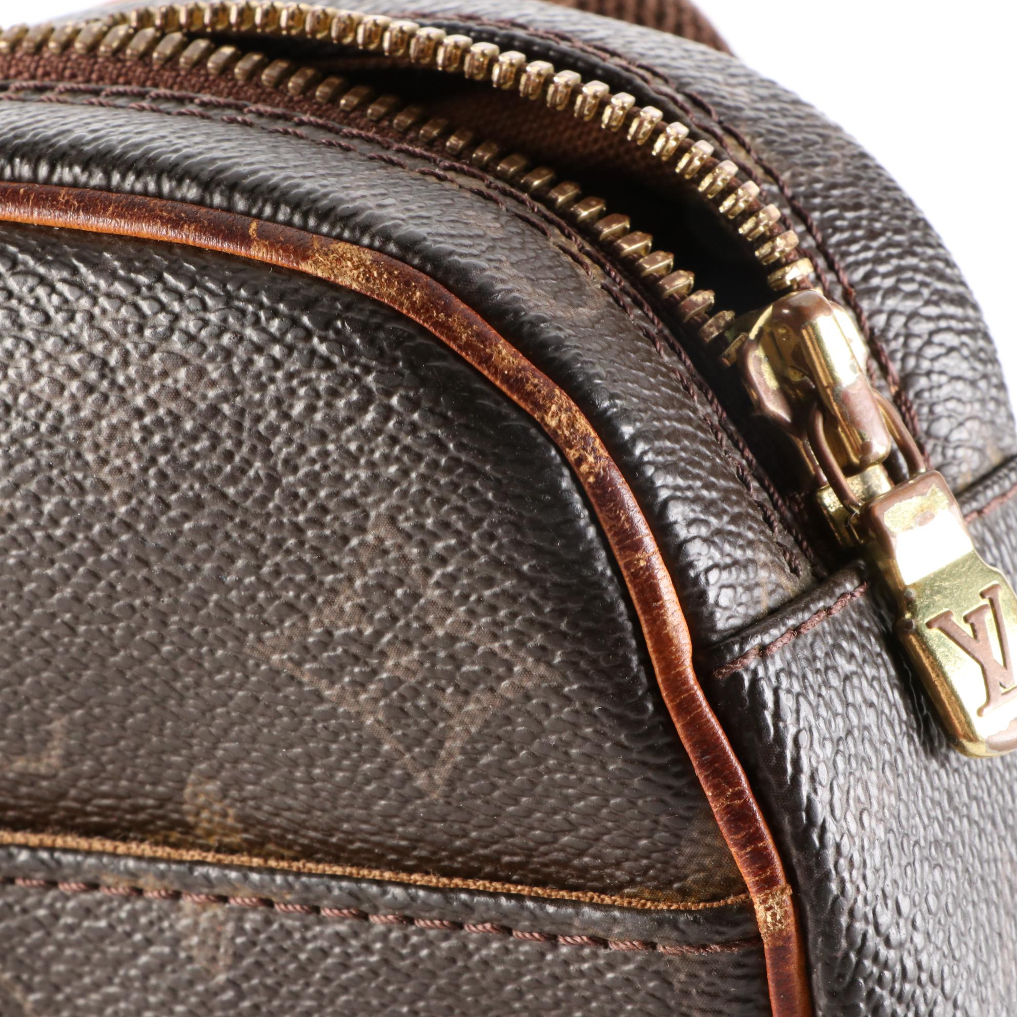 Louis Vuitton Pochette Gange Bag in Monogram Canvas and Leather