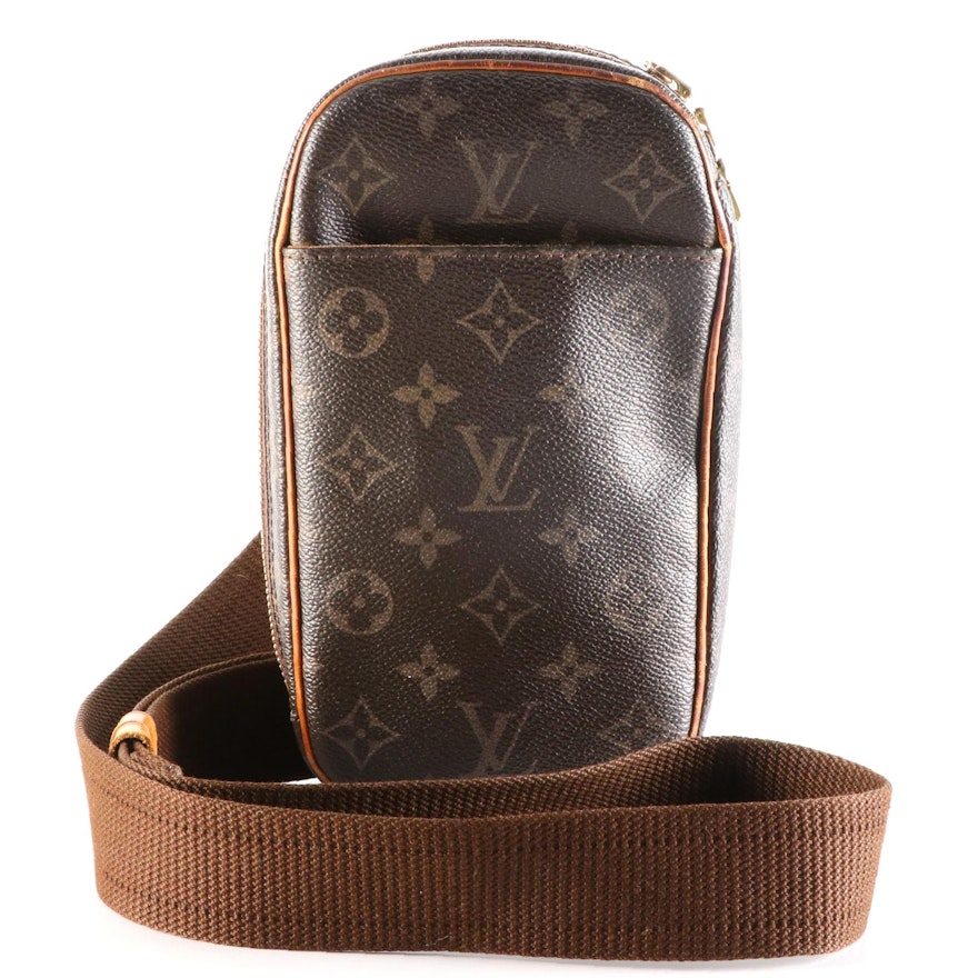 Louis Vuitton Pochette Gange Bag in Monogram Canvas and Leather