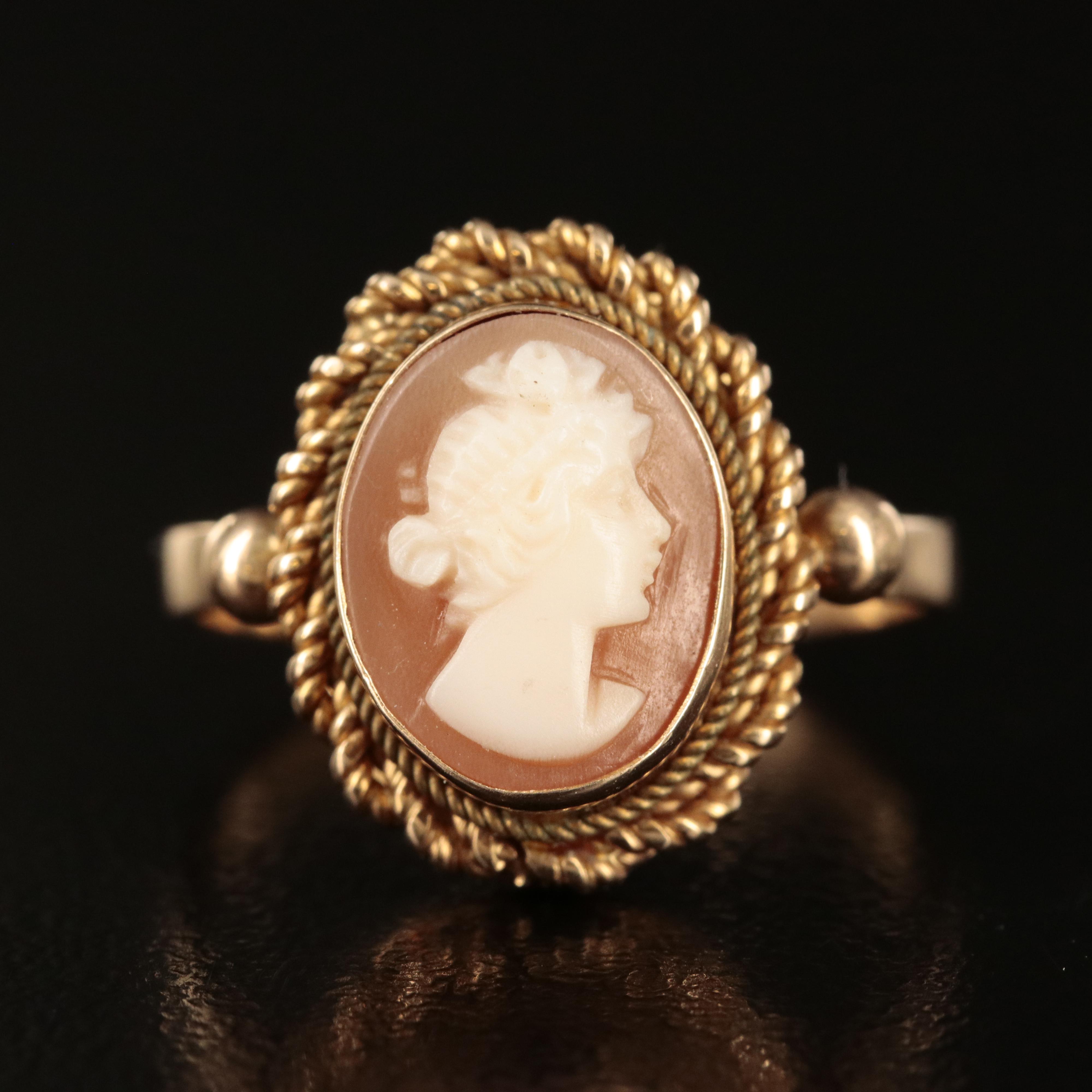 Vintage 14K Shell Cameo Ring with Rope Detail