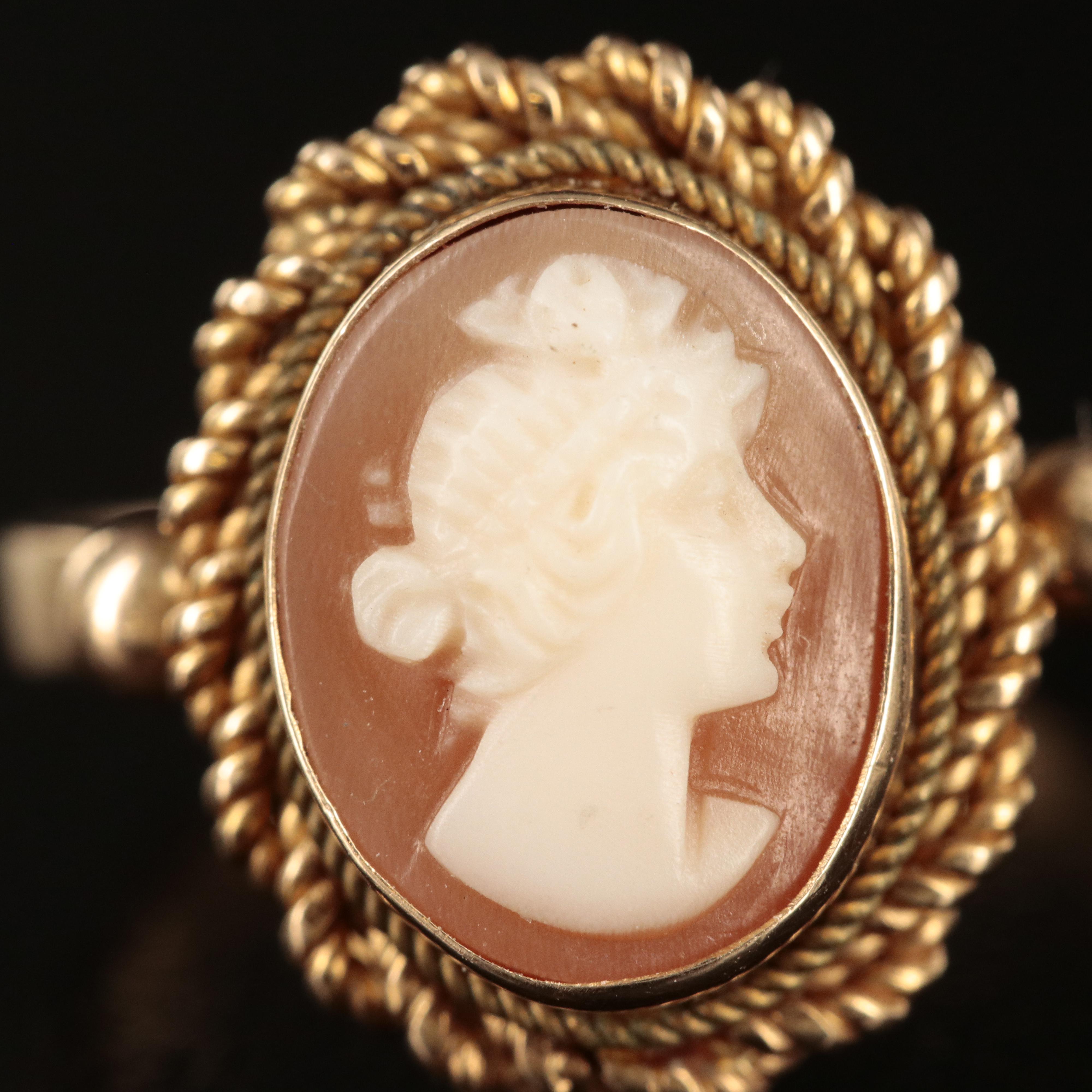 Vintage 14K Shell Cameo Ring with Rope Detail