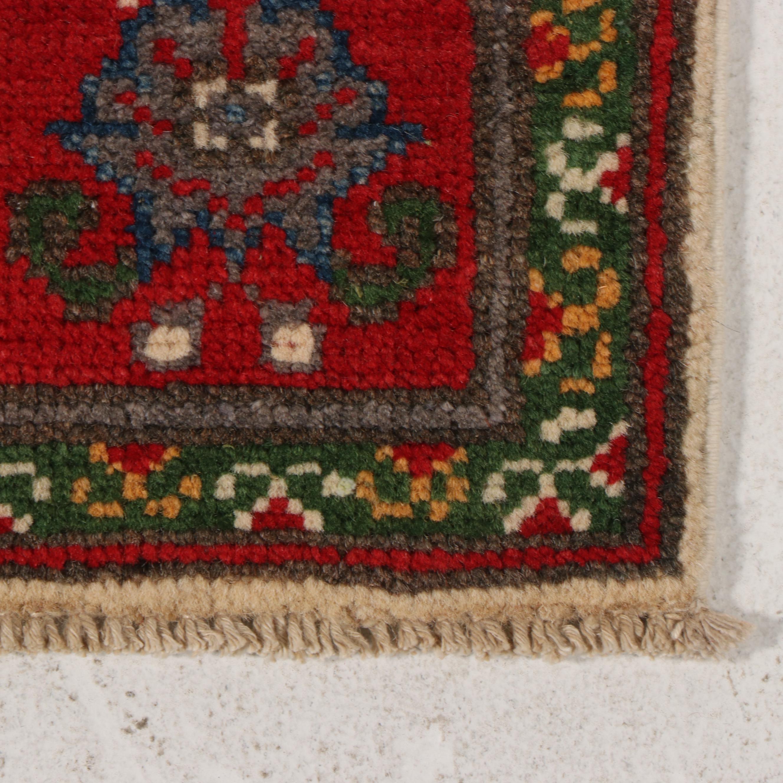 2'9 x 9'9 Hand-Knotted Pakistani Kazak Carpet Runner