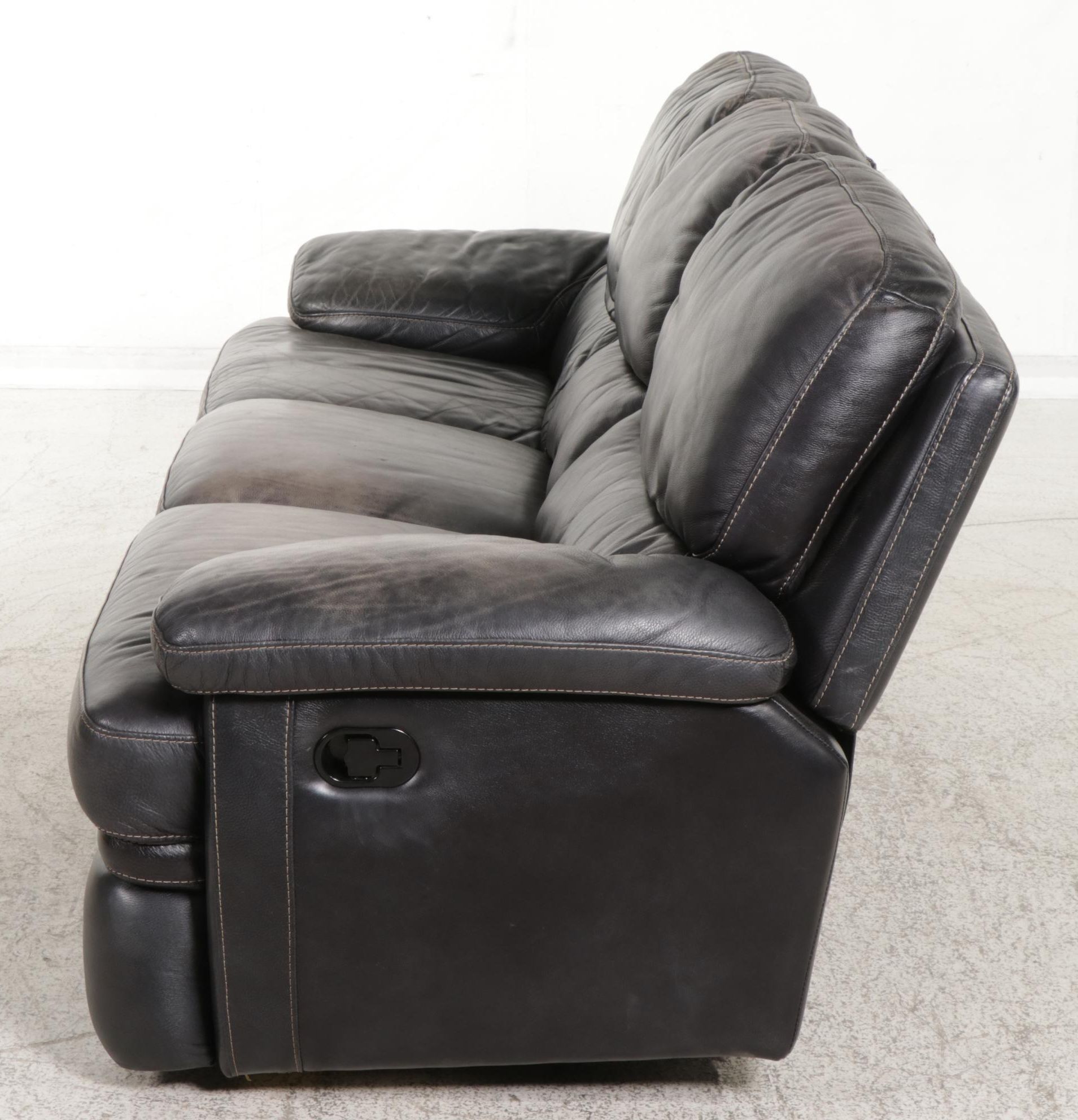 Flexsteel "Latitudes" Stitched Leather Manual-Release Three-Seat Reclining Sofa