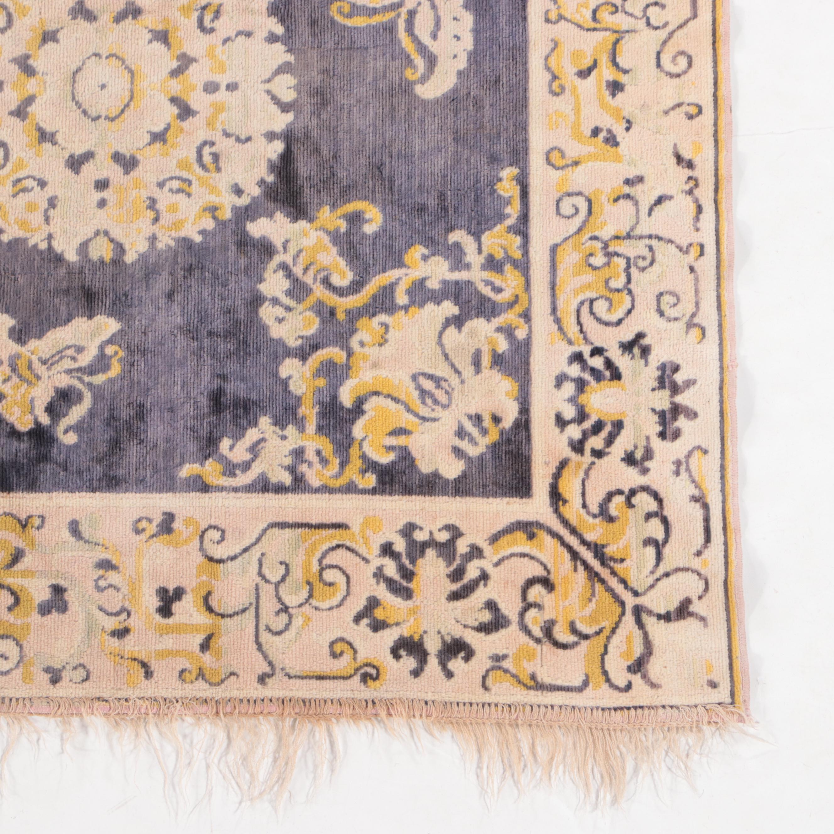 4'1 x 6'4 Machine Made Chinese Peking Style Area Rug