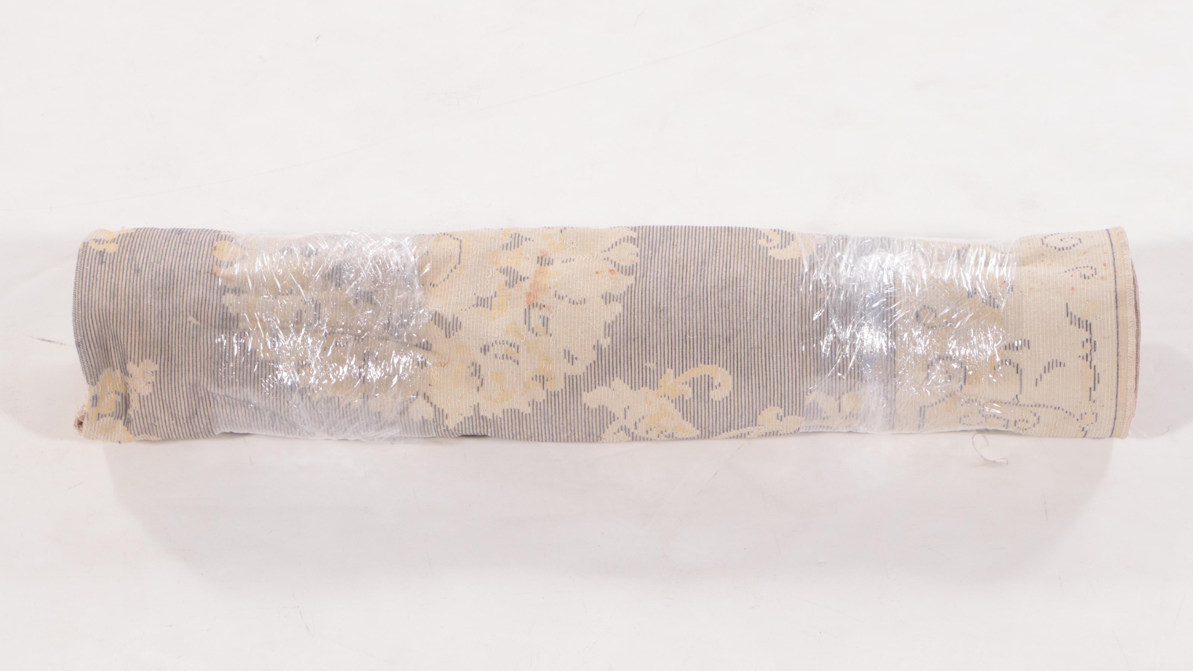 4'1 x 6'4 Machine Made Chinese Peking Style Area Rug