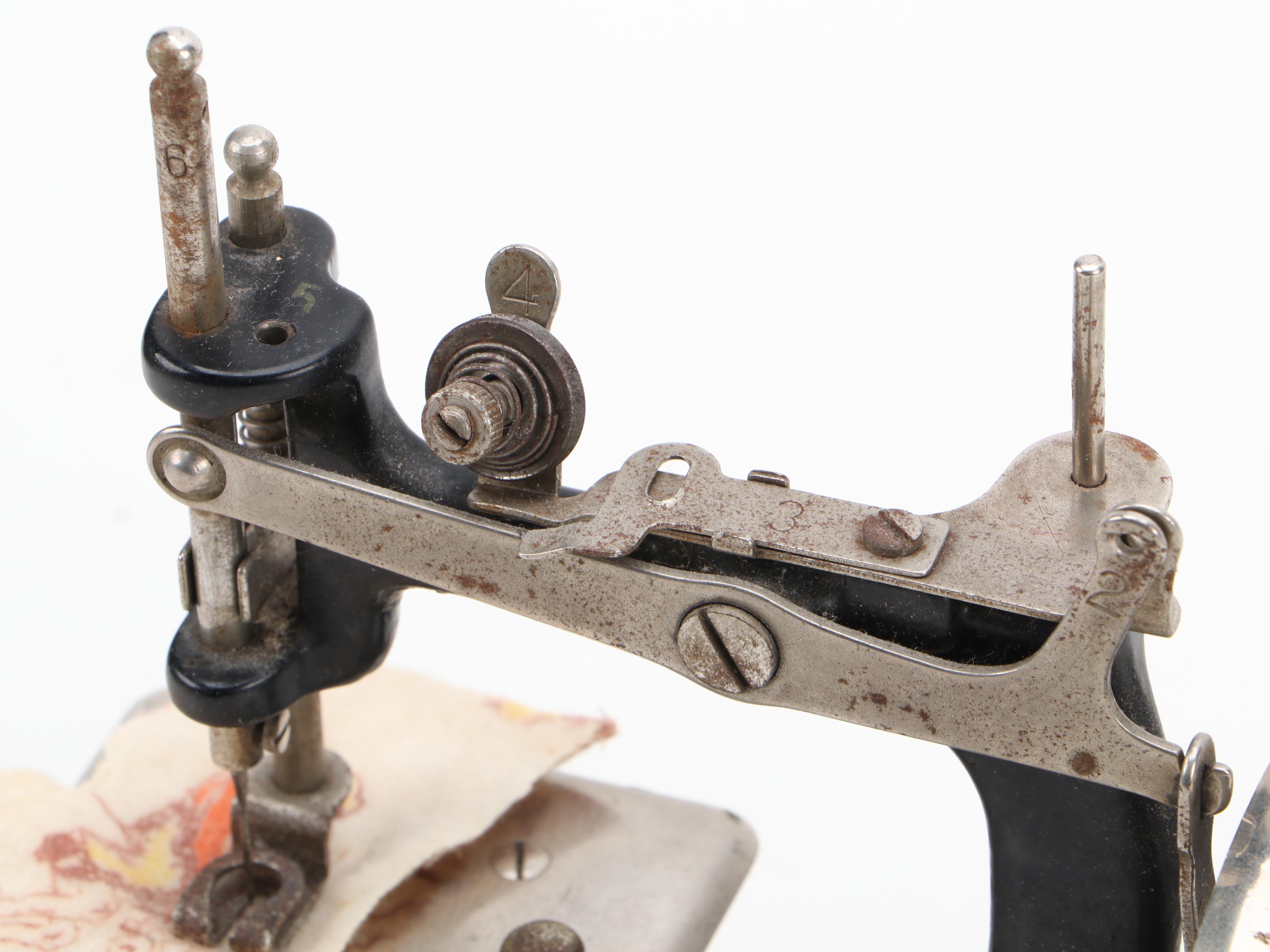 Singer Model 20 Hand Crank Child's Sewing Machine with Original Box