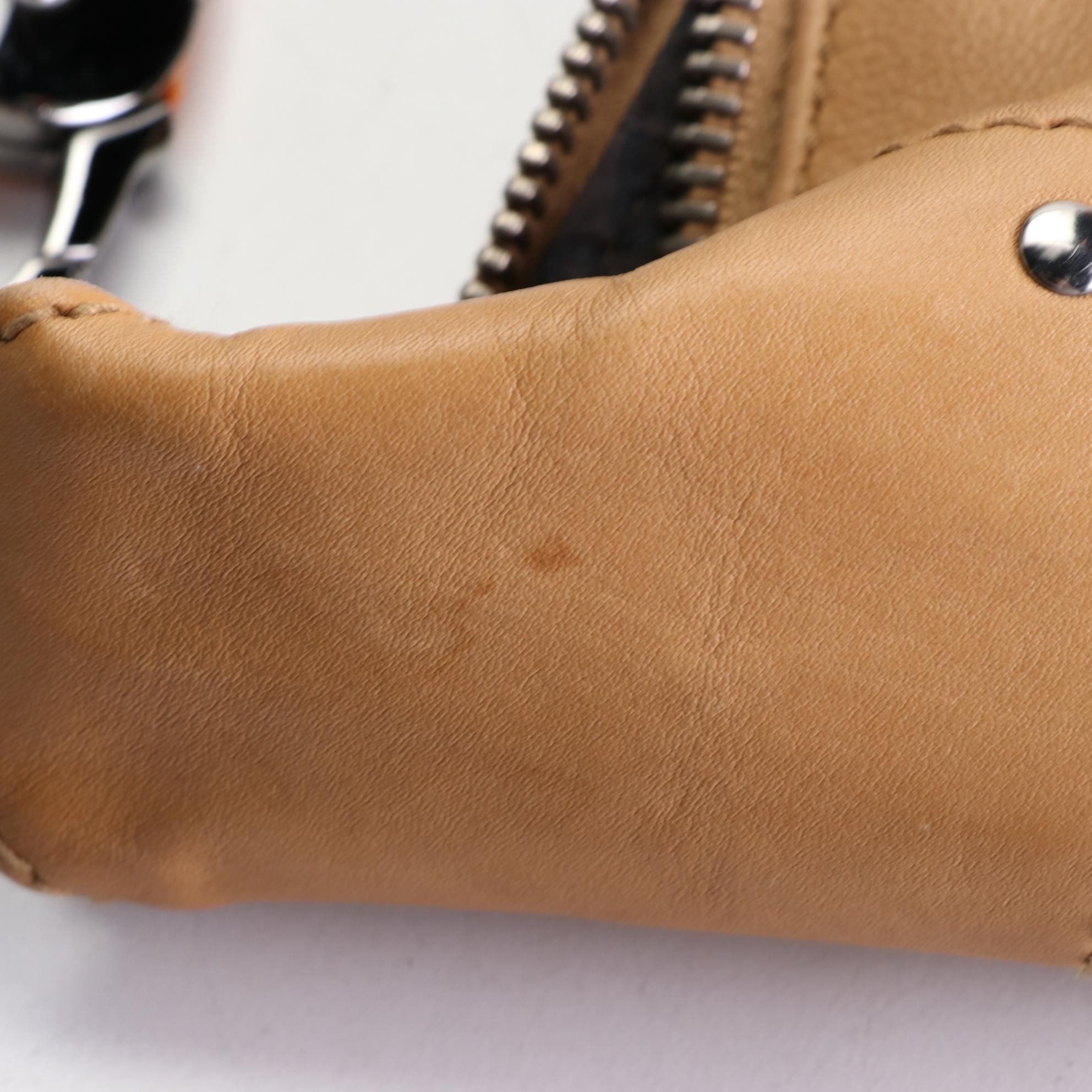 Gucci Large Crescent Shoulder Bag in Leather