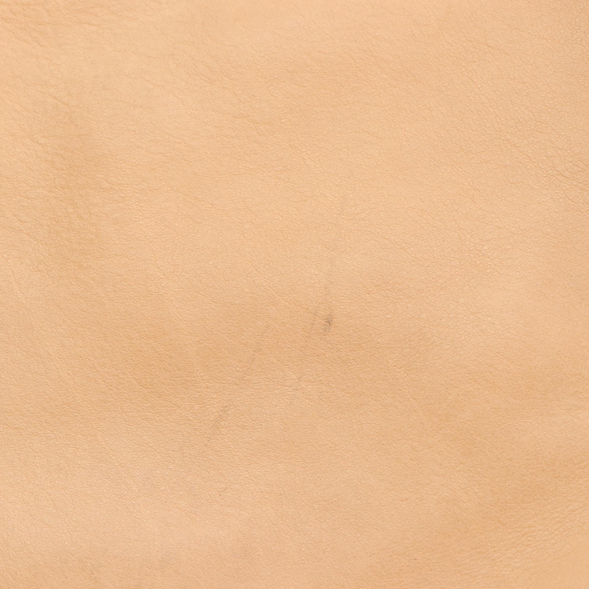 Gucci Large Crescent Shoulder Bag in Leather