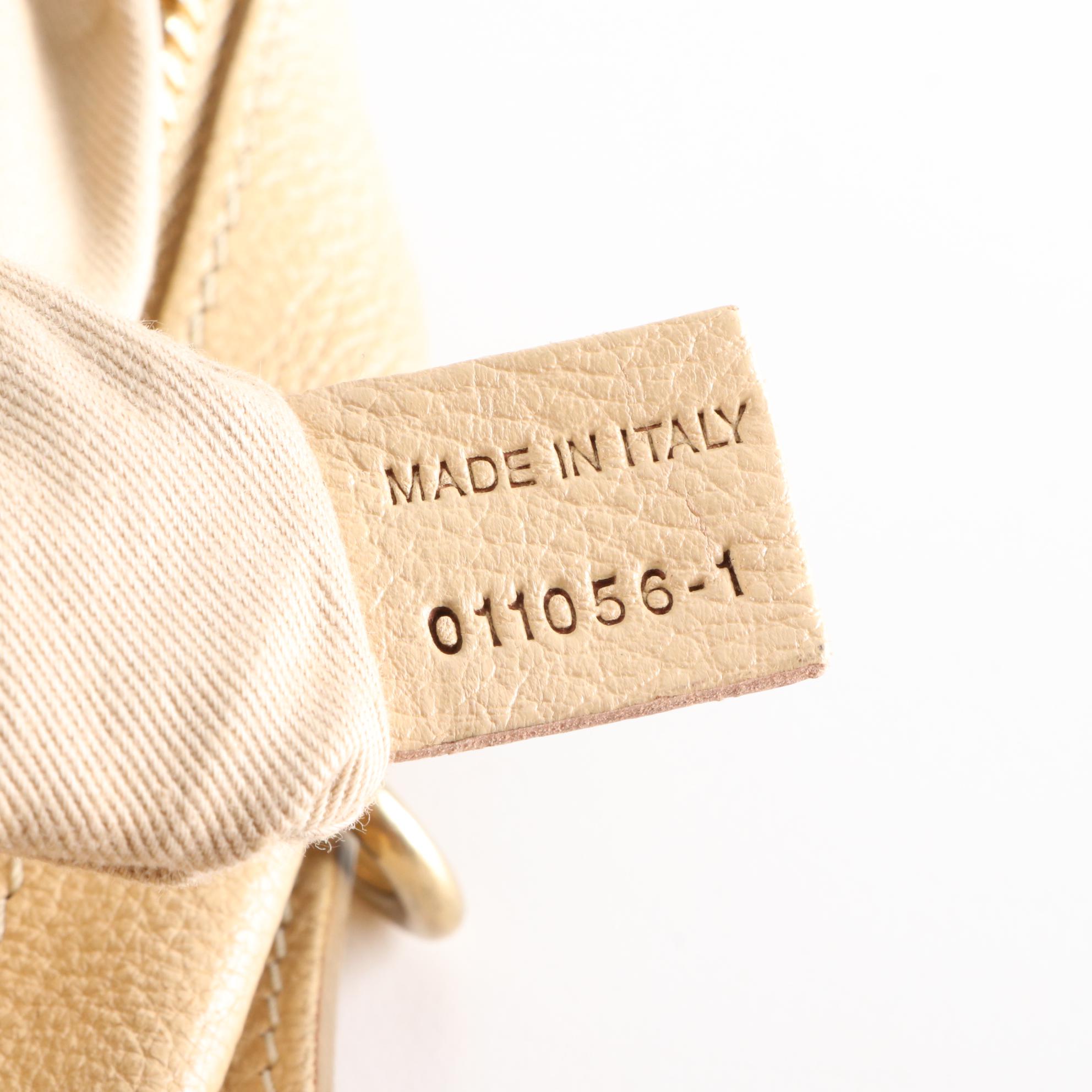 Chloé Medium Paraty Bag in Grain Leather with Shoulder Strap