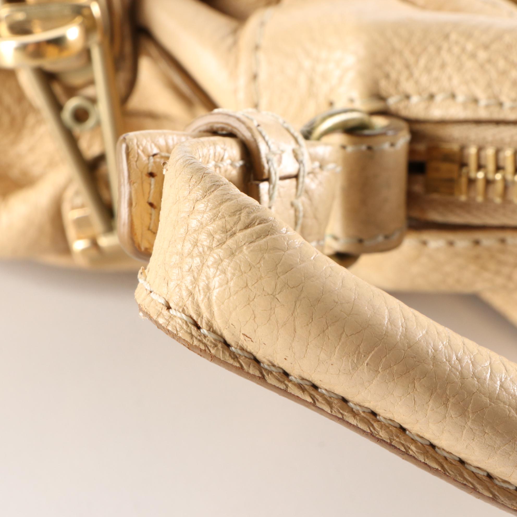 Chloé Medium Paraty Bag in Grain Leather with Shoulder Strap