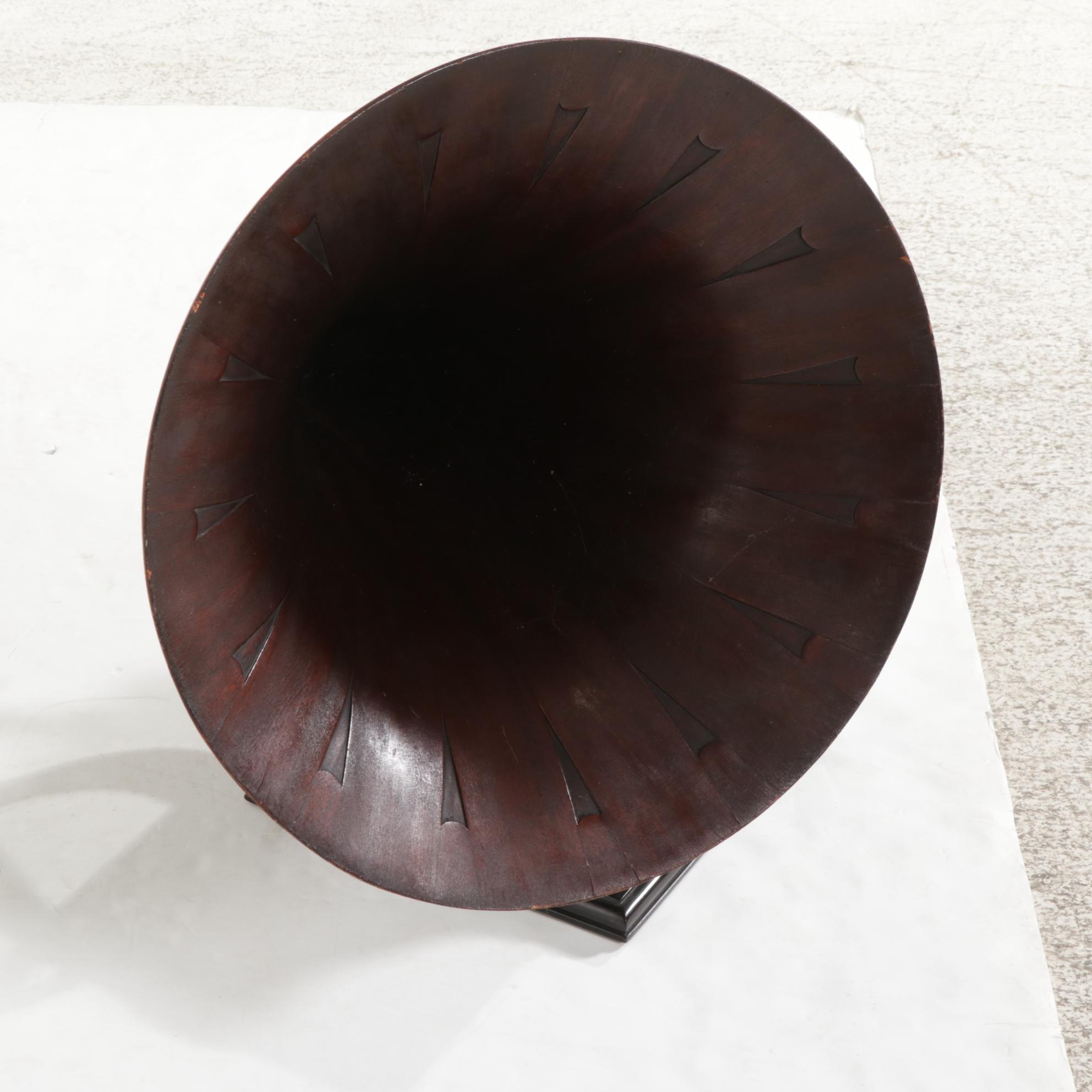 Victor Model IV Mahogany Phonograph with "Spearpoint" Wood Horn, c. 1910