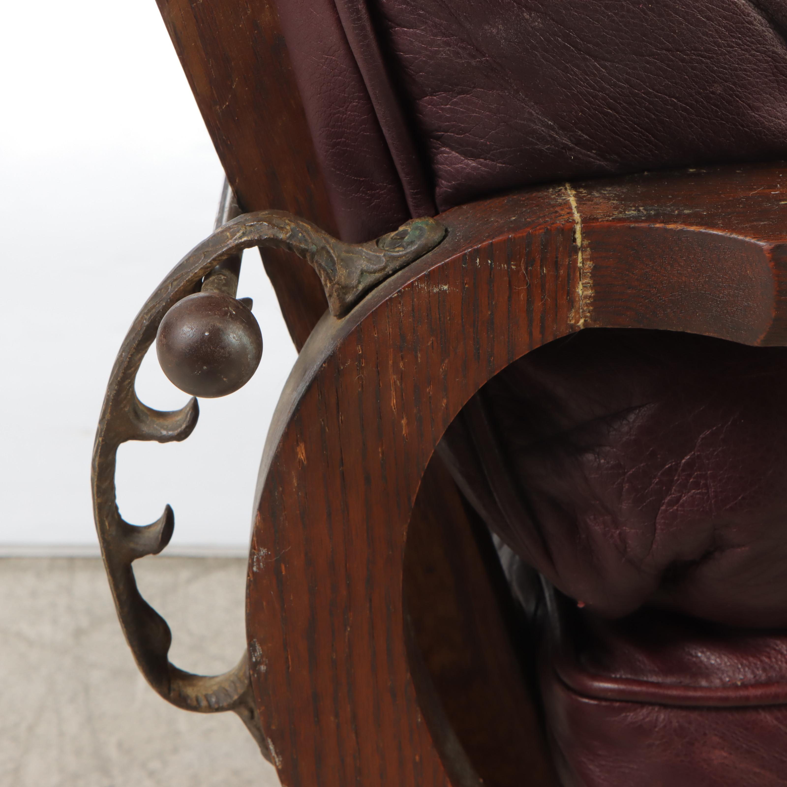 American Quartersawn Oak and Leather Morris Chair, Early 20th Century