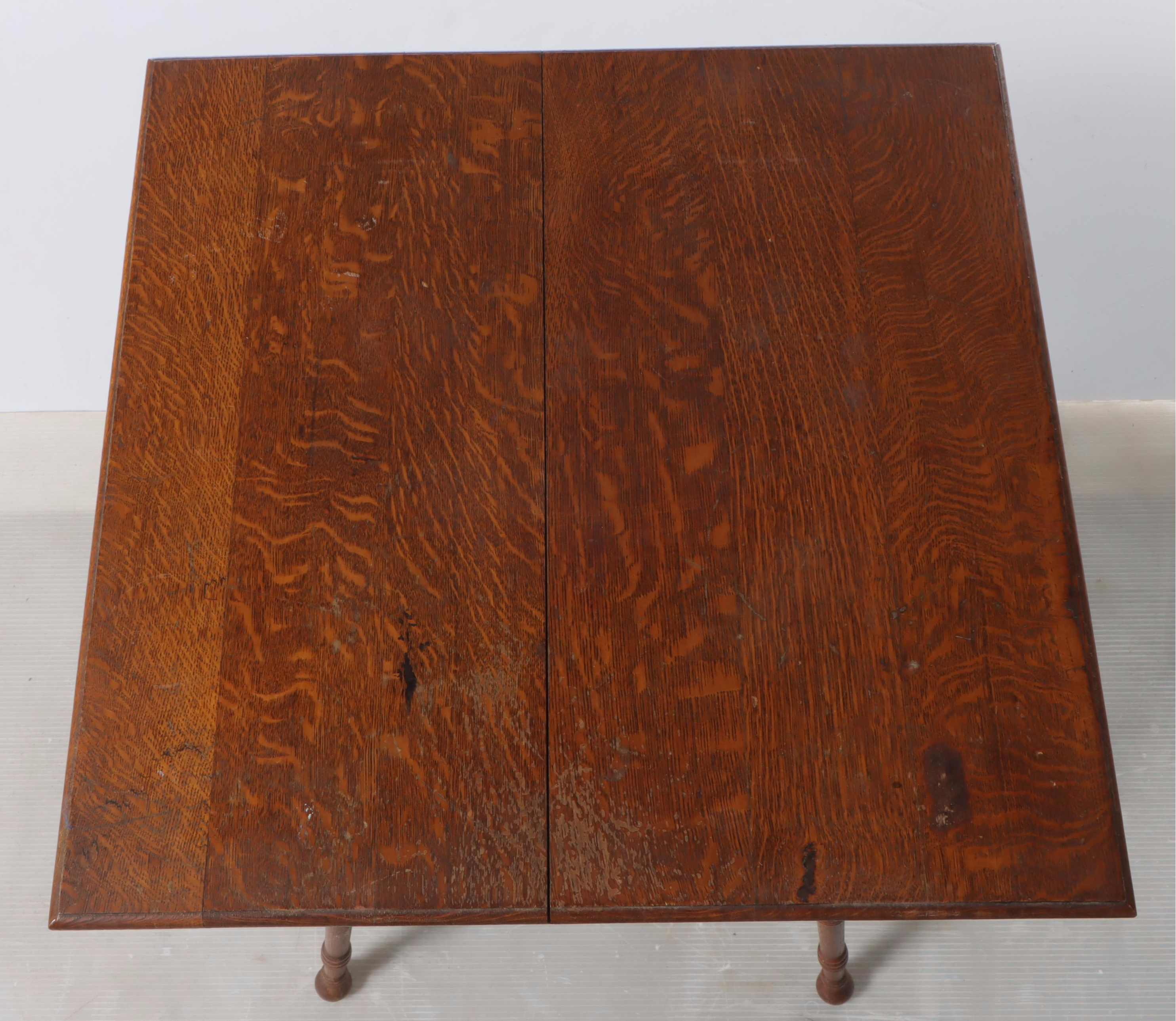 Late Victorian Quartersawn Oak Two-Tier Side Table, circa 1900