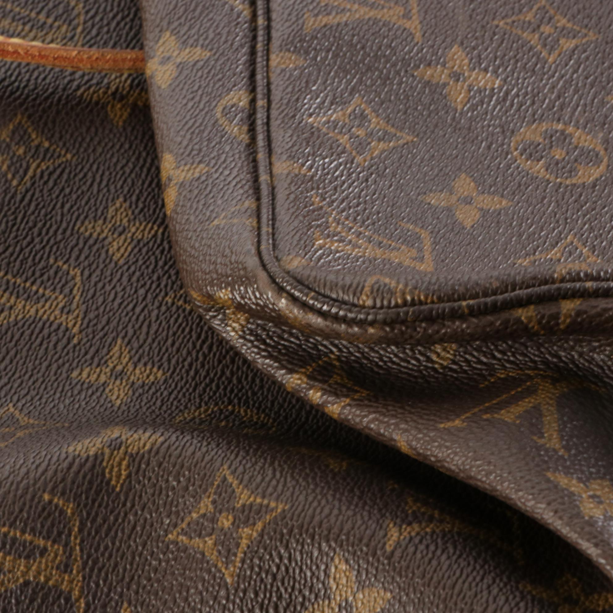 Louis Vuitton Neverfull GM Tote in Monogram Canvas with Vachetta Leather Trim