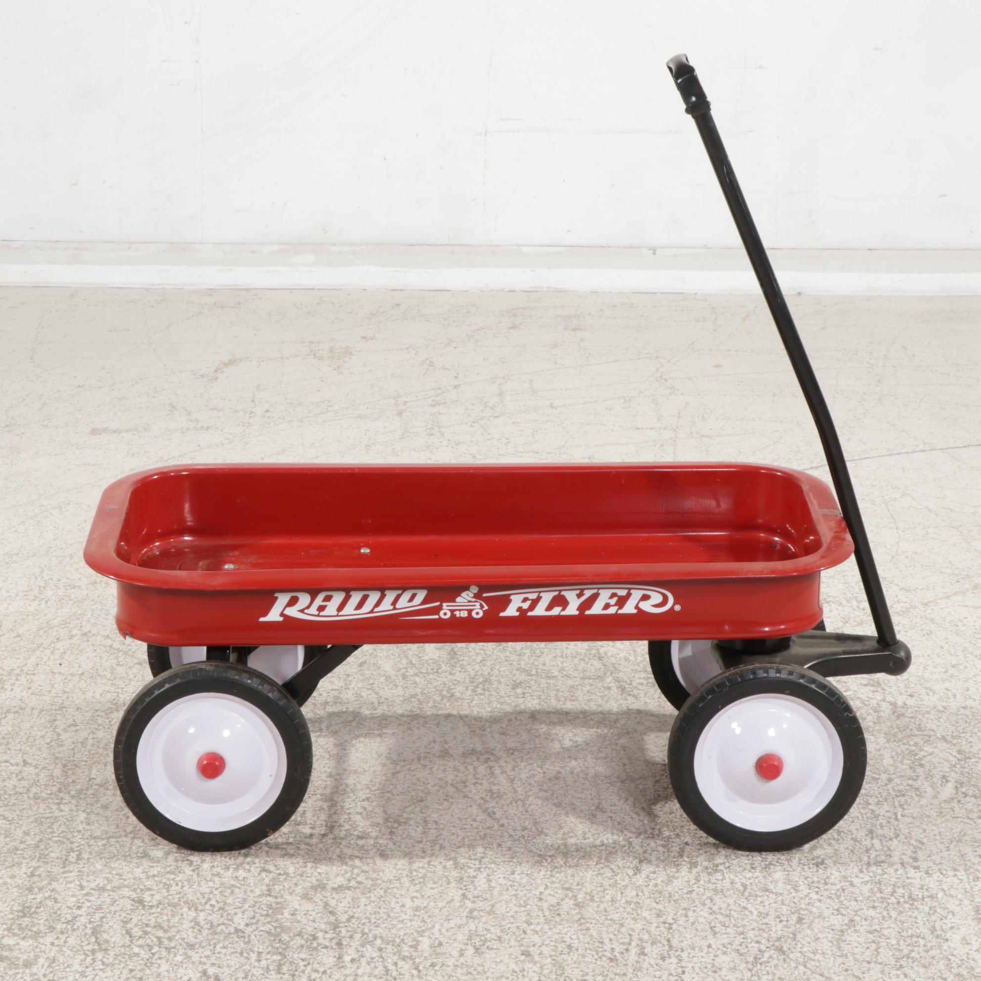 Contemporary Radio Flyer Model 18 Red-Painted Steel Wagon